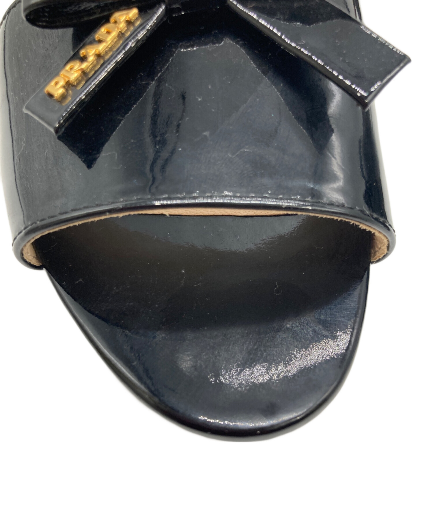 中古・古着通販】PRADA (プラダ) エナメルロゴリボンミュール ブラック