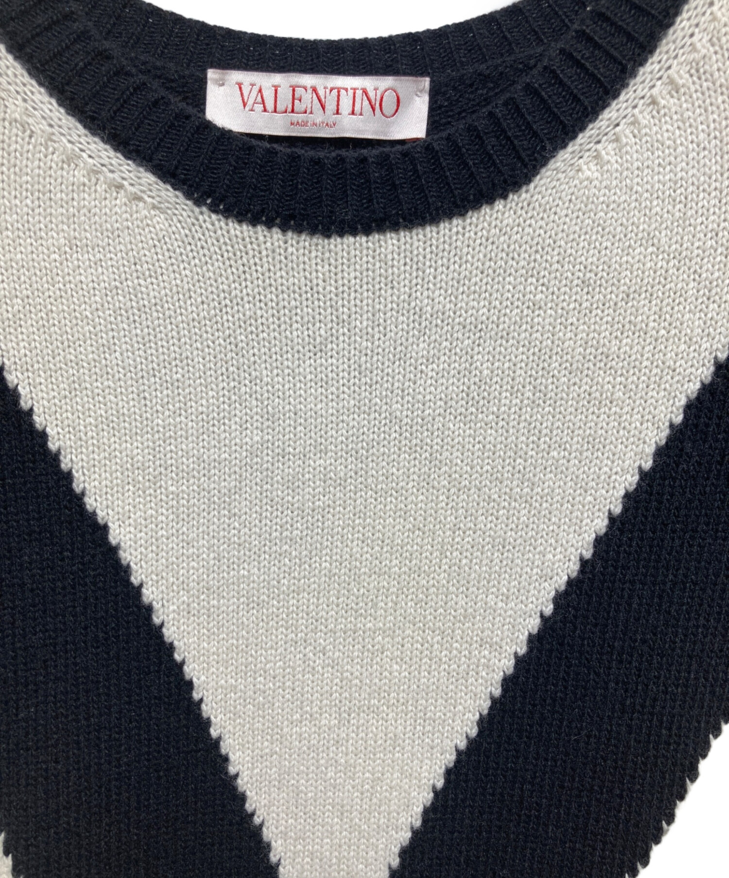 中古・古着通販】VALENTINO (ヴァレンティノ) Vデザインニット 