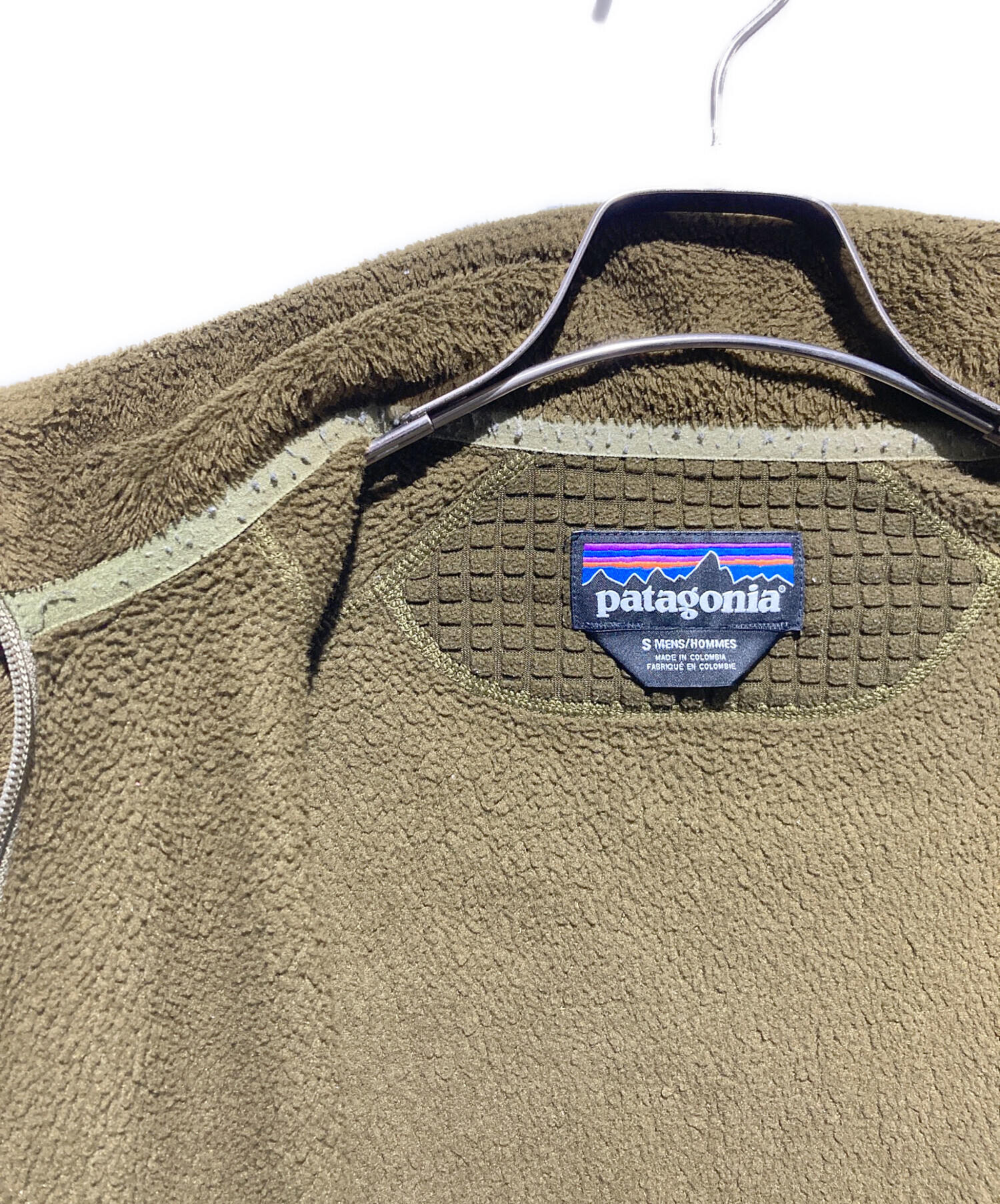中古・古着通販】Patagonia (パタゴニア) FA18 Ms R2 Jacekt オリーブ