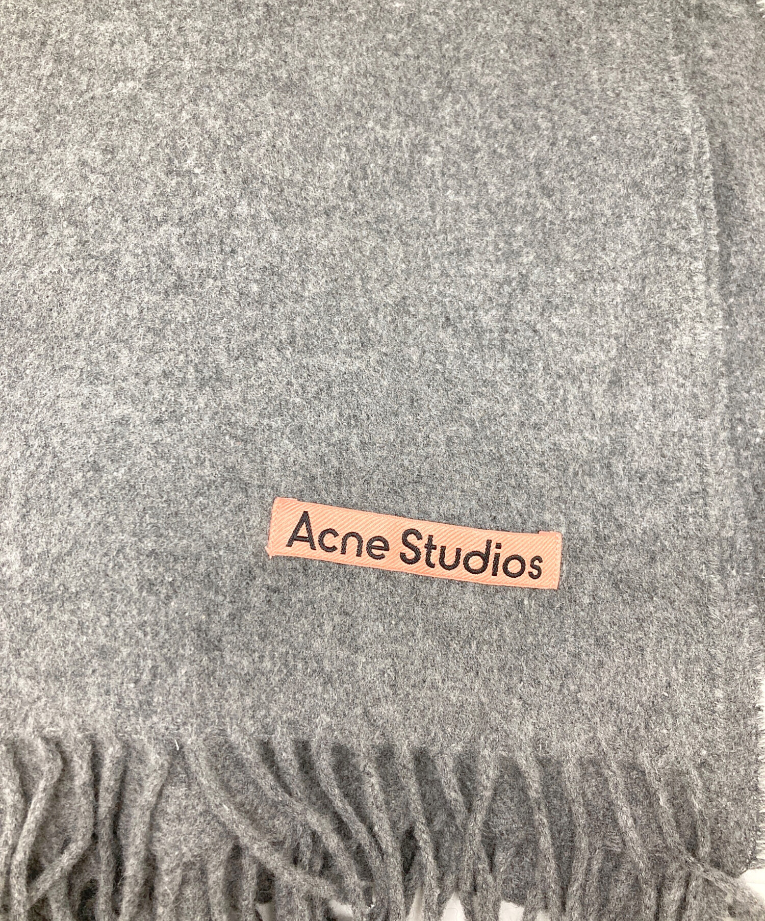 公式代理店 Acne Studios グレー マフラー フリンジ付き 【公式通販】