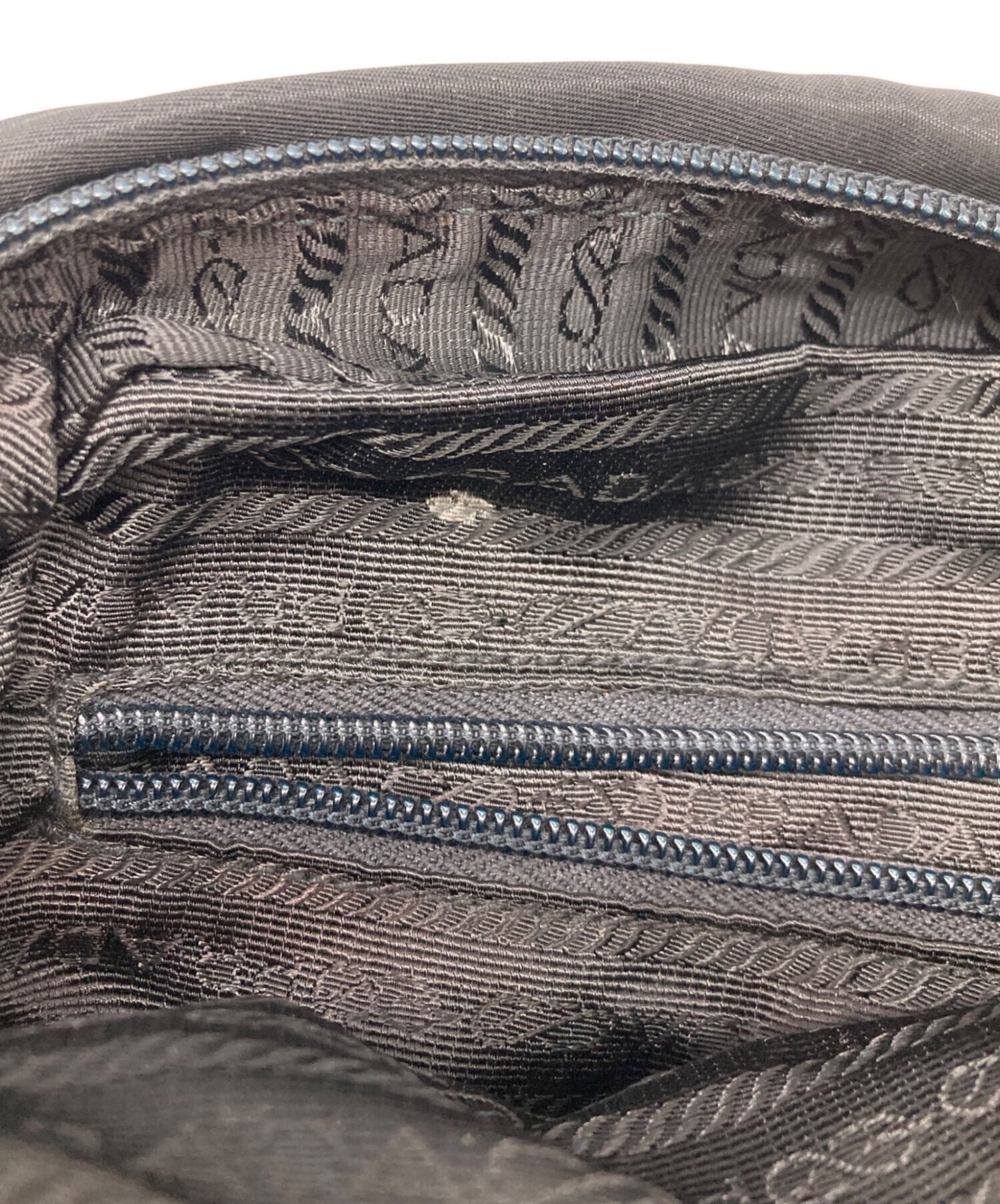 中古・古着通販】PRADA (プラダ) 三角ロゴプレートエクエアショルダー