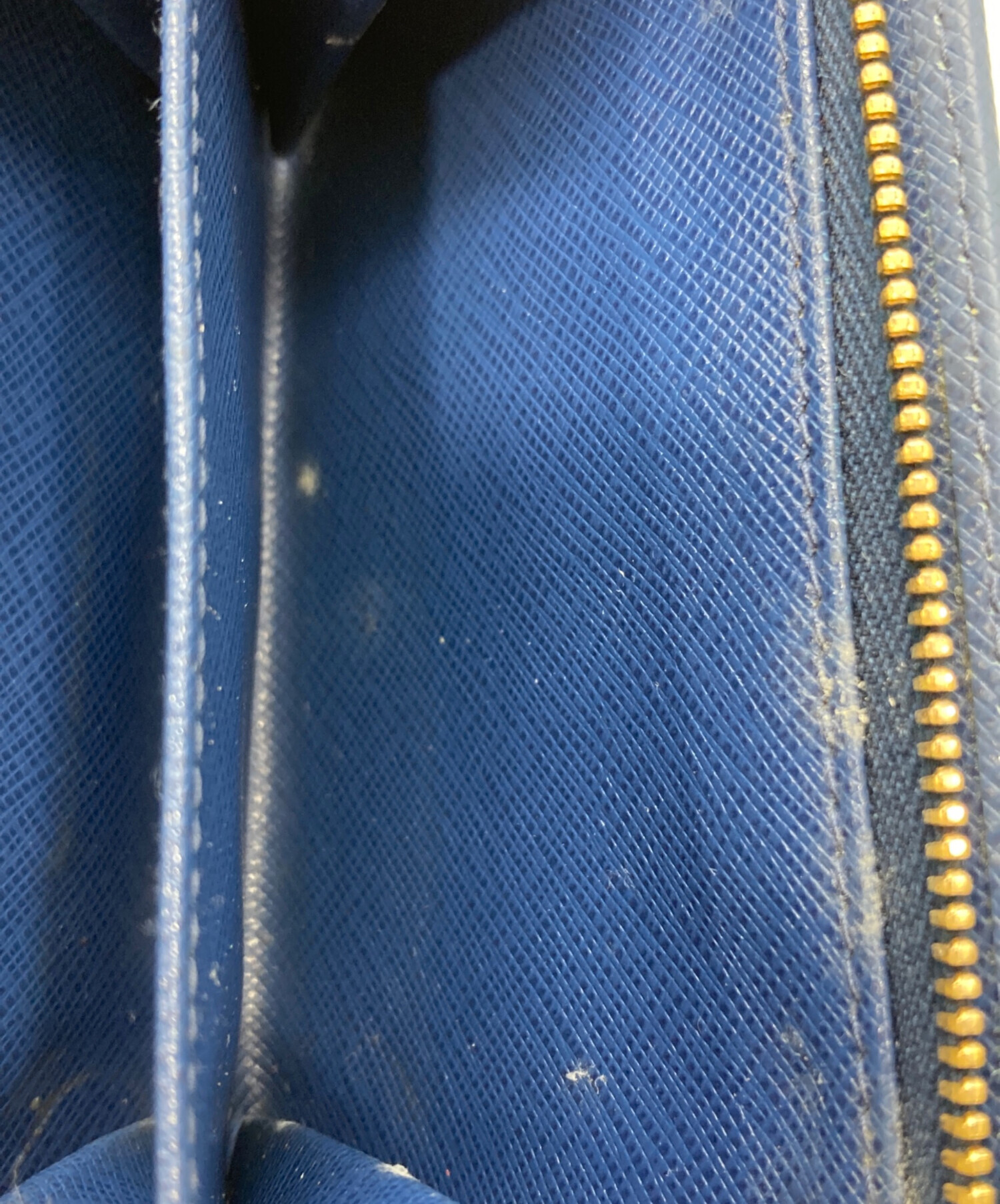 中古・古着通販】PRADA (プラダ) サフィアーノ ラウンドファスナー財布