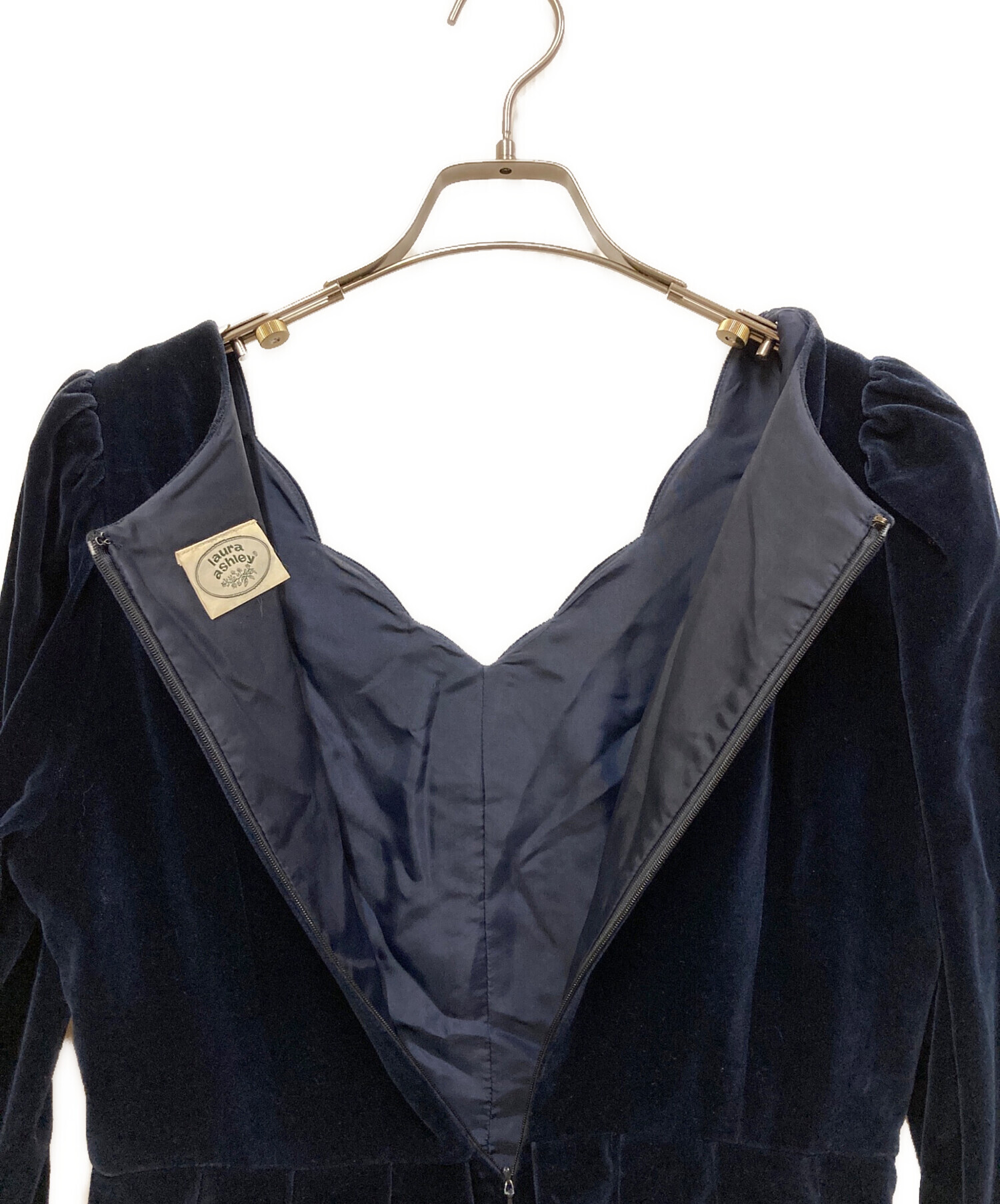 ローラアシュレイ黒 ベルベット ワンピース（美品） 中古・古着通販】LAURA ASHLEY (ローラ アシュレイ) ベロアワンピース