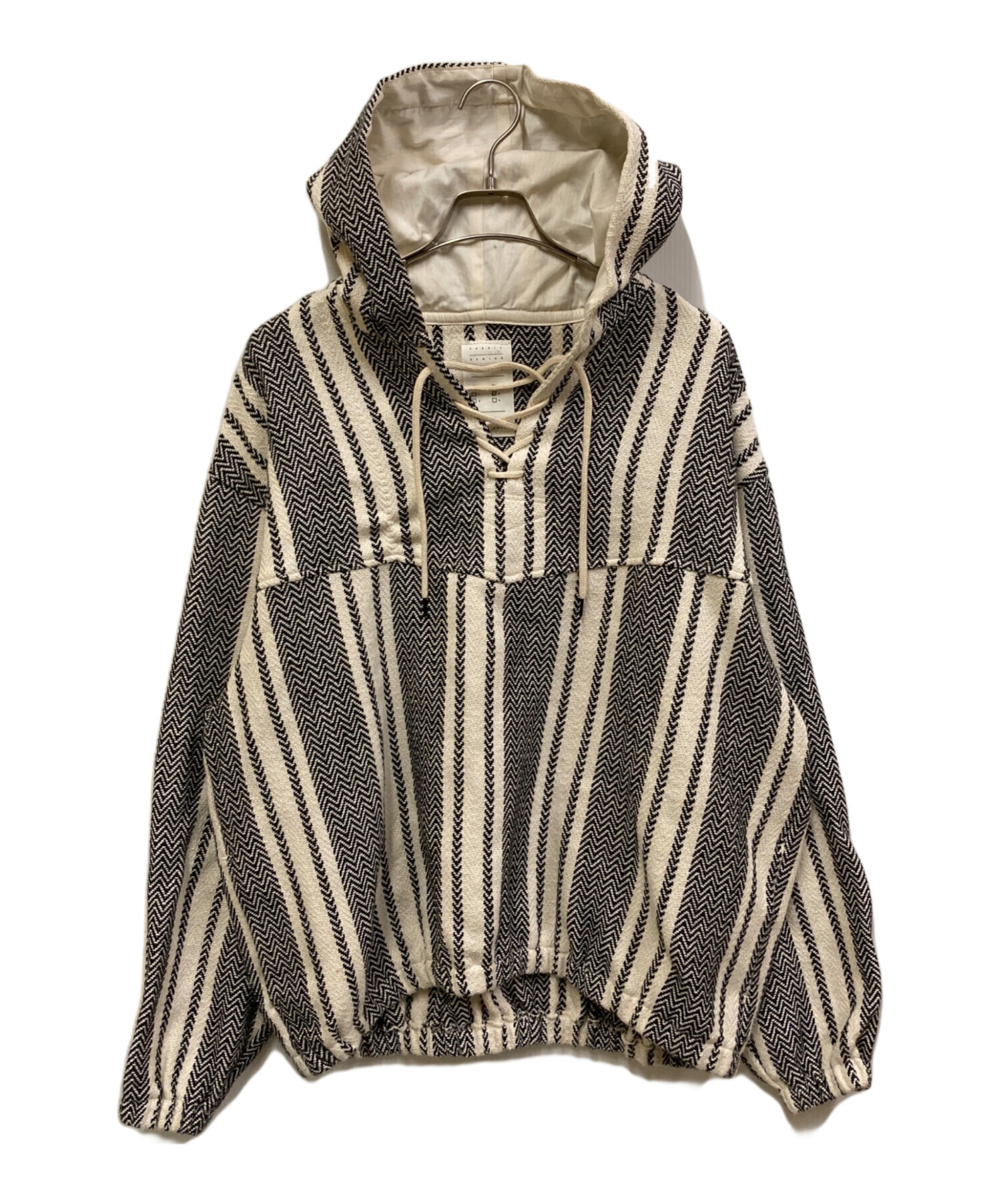 中古・古着通販】KURO (クロ) プルオーバーパーカー ホワイト×ブラック  