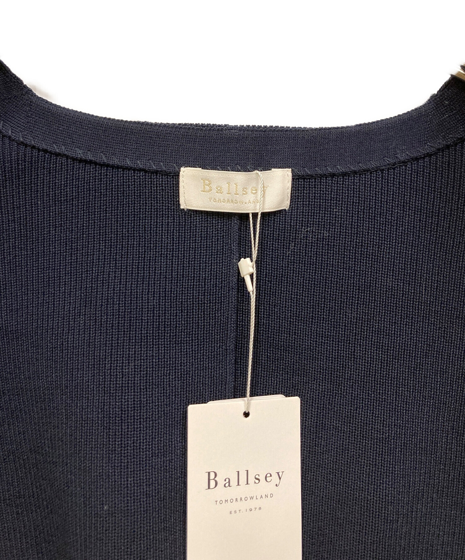 BALLSEY ＊ ボールジィ ネイビー トップス 中古・古着通販】BALLSEY (ボールジィ) パールコンビ Vネック
