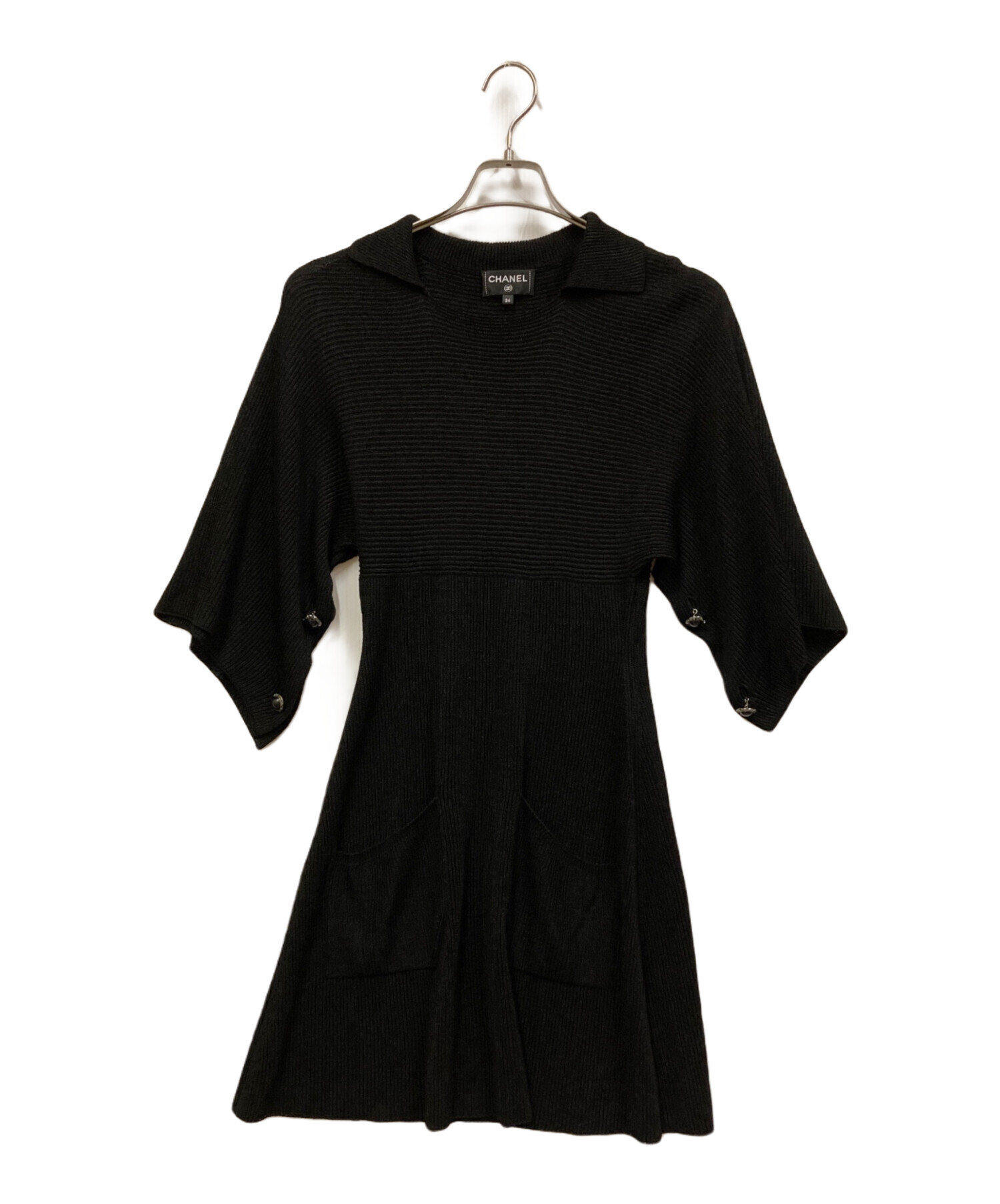【美品】可愛い♡ CHANEL フレアが素敵なブラックニット 中古・古着通販】CHANEL (シャネル) フレアスリーブロゴボタンニット