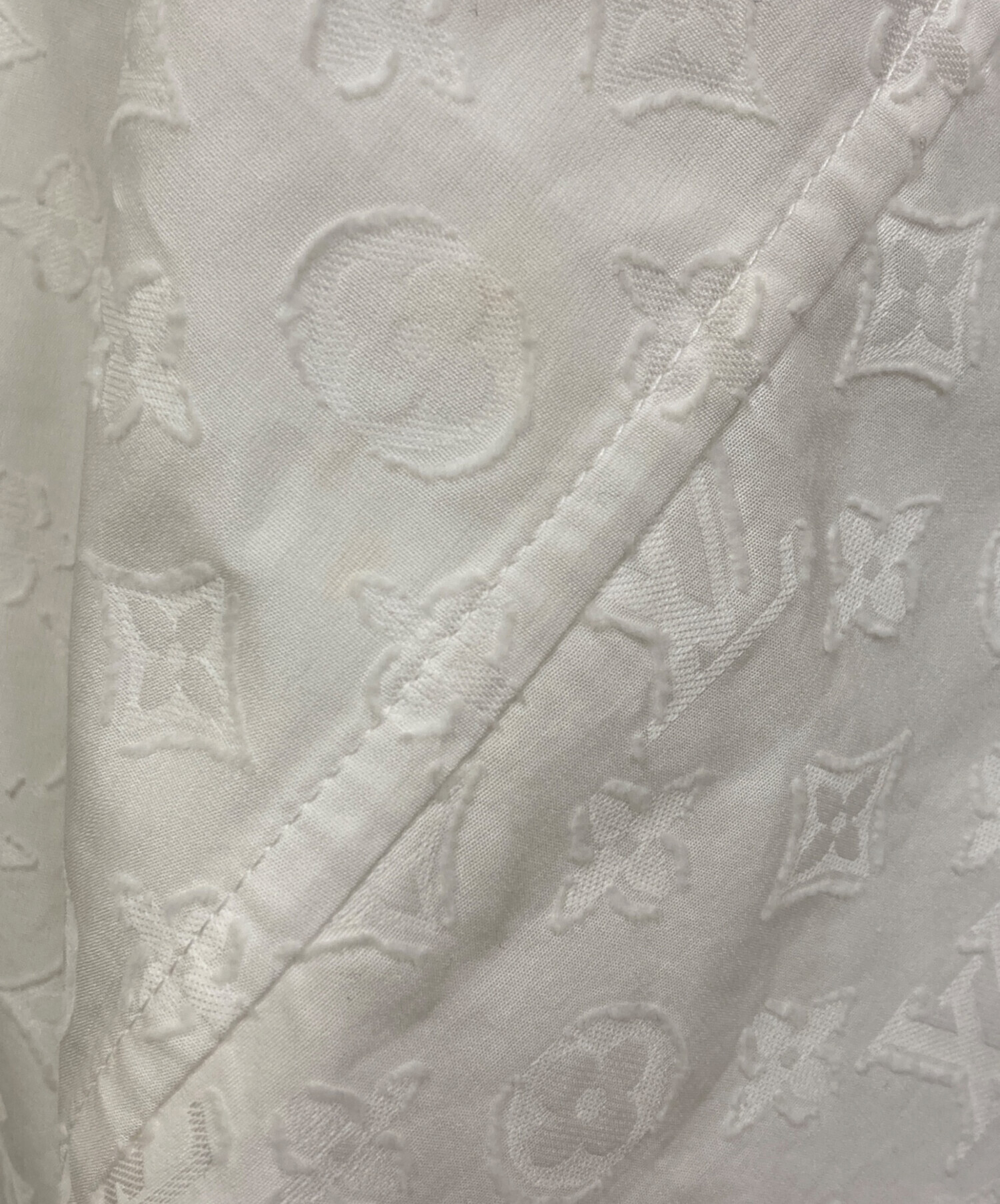 【希少】ルイヴィトン ワッペン 白シャツ 34 ブラウス オフィスカジュアル 中古・古着通販】LOUIS VUITTON (ルイ ヴィトン) モノグラムプル