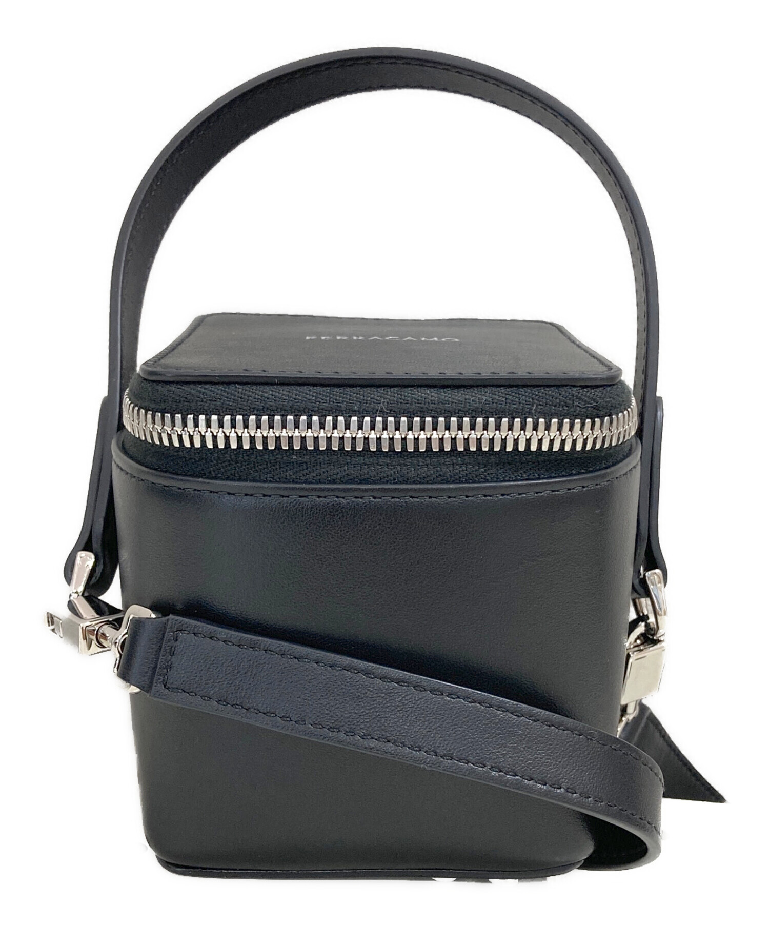中古・古着通販】Ferragamo (フェラガモ) ロゴプリント レザーミニ 