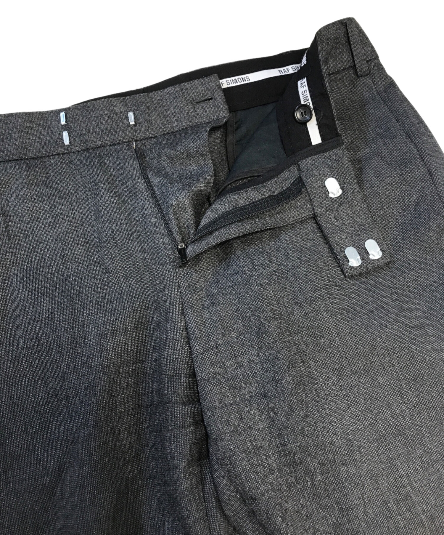 ★22AW RAF SIMONS ラフシモンズ グレー ウール スラックス 中古・古着通販】RAF SIMONS (ラフシモンズ) ウールスラックス グレー