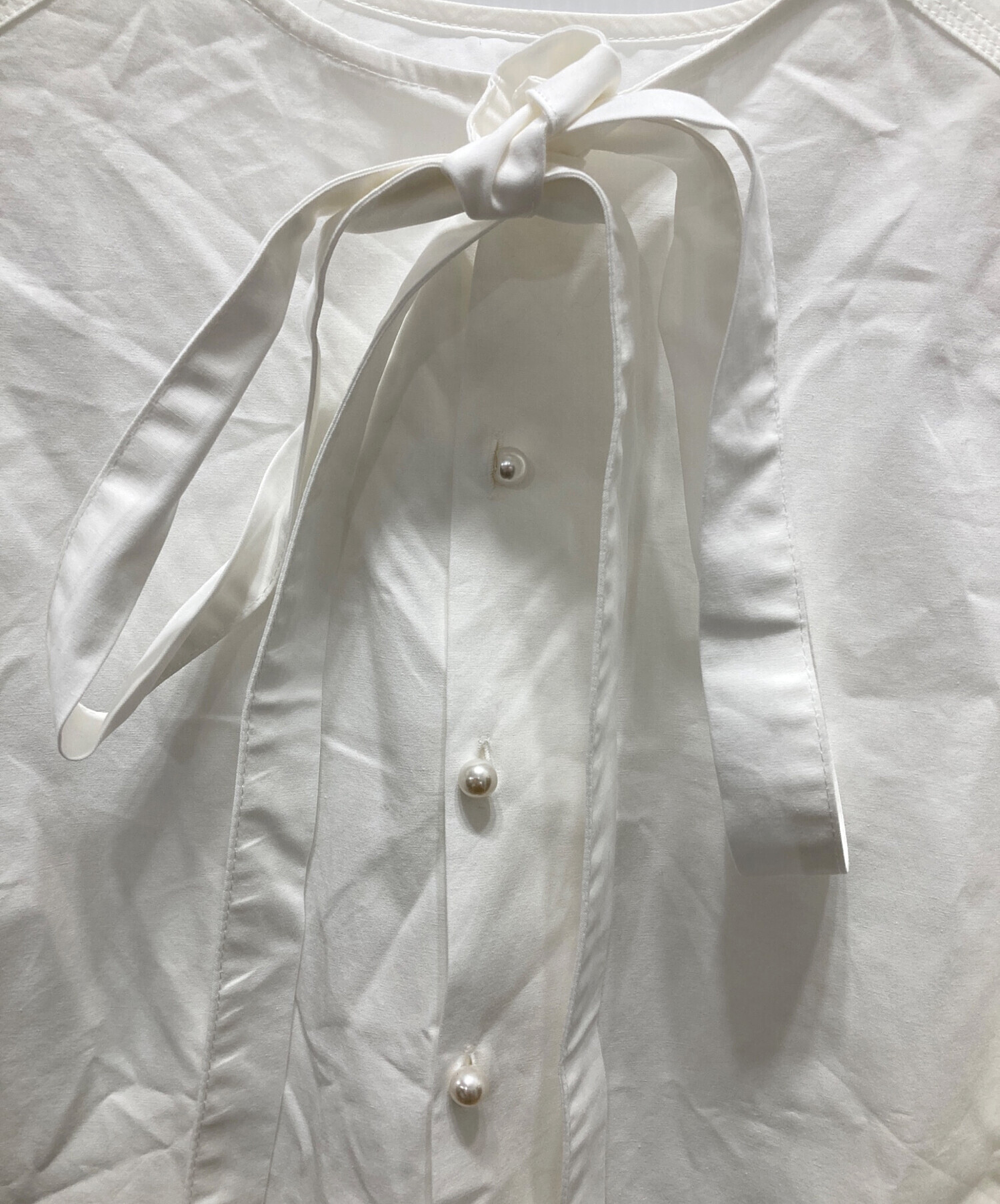 中古・古着通販】CADUNE (カデュネ) パール釦シャツブラウス ホワイト 