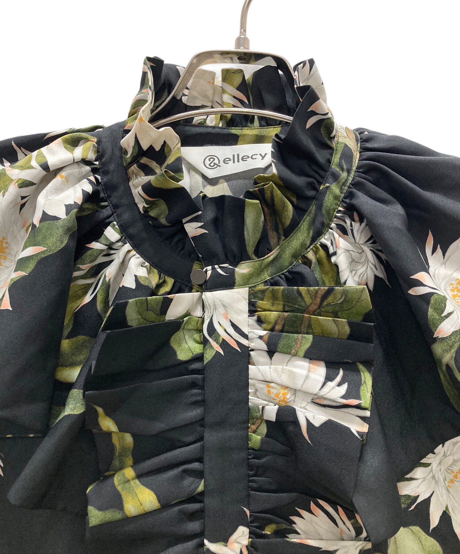 中古・古着通販】&ellecy (アンドエルシー) 花柄フリルシャツ 