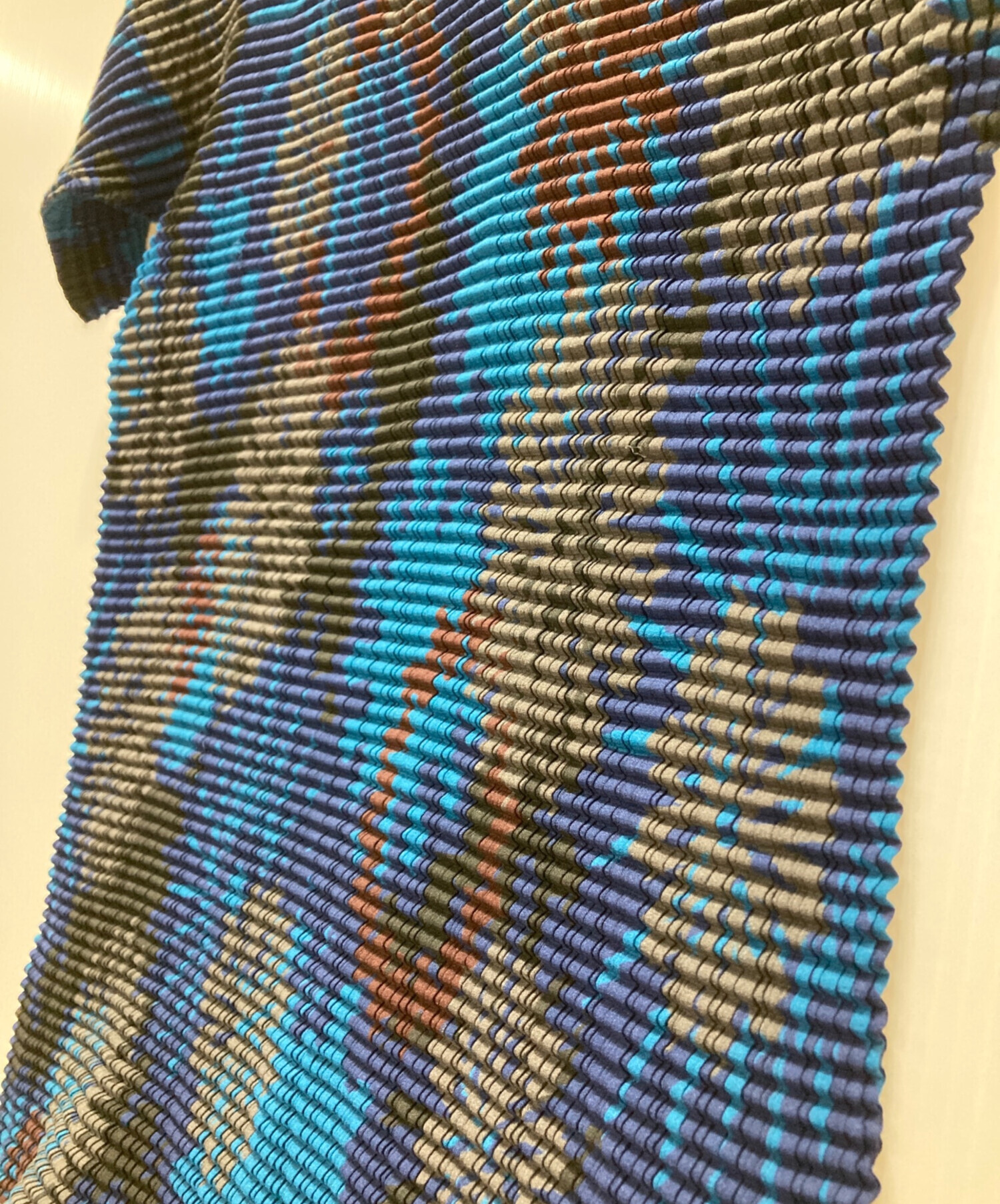 イッセイミヤケ isseymiyake （T.） プリーツブラウス 総柄 spc プリーツプリーズ イッセイミヤケ PLEATSPLEASE ISSEYMIYAKE