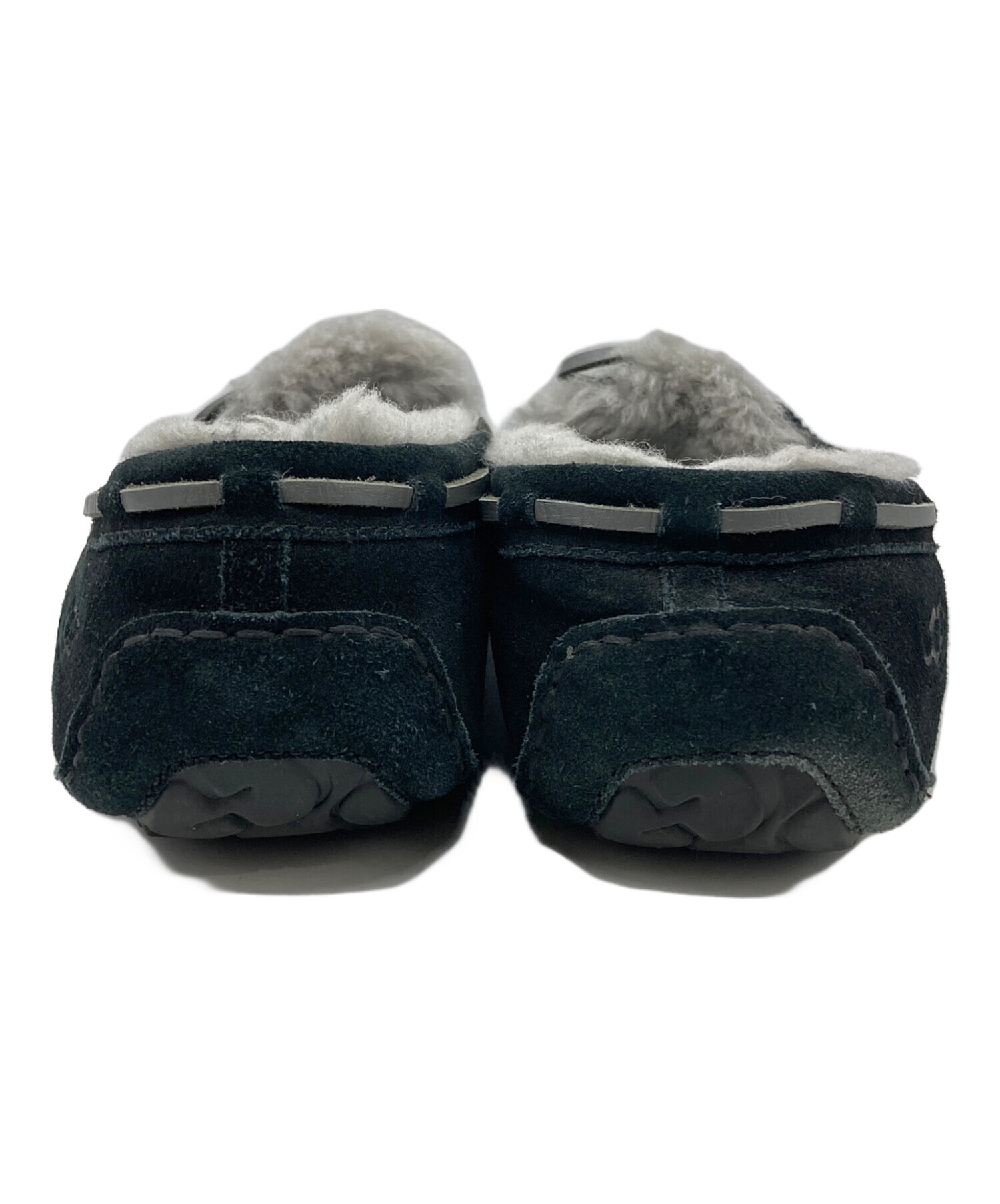 UGG ブラック モカシン 【JAPAN25cm】 未使用に近い美品です 中古・古着通販】UGG (アグ) モカシンシューズ ブラック サイズ:27