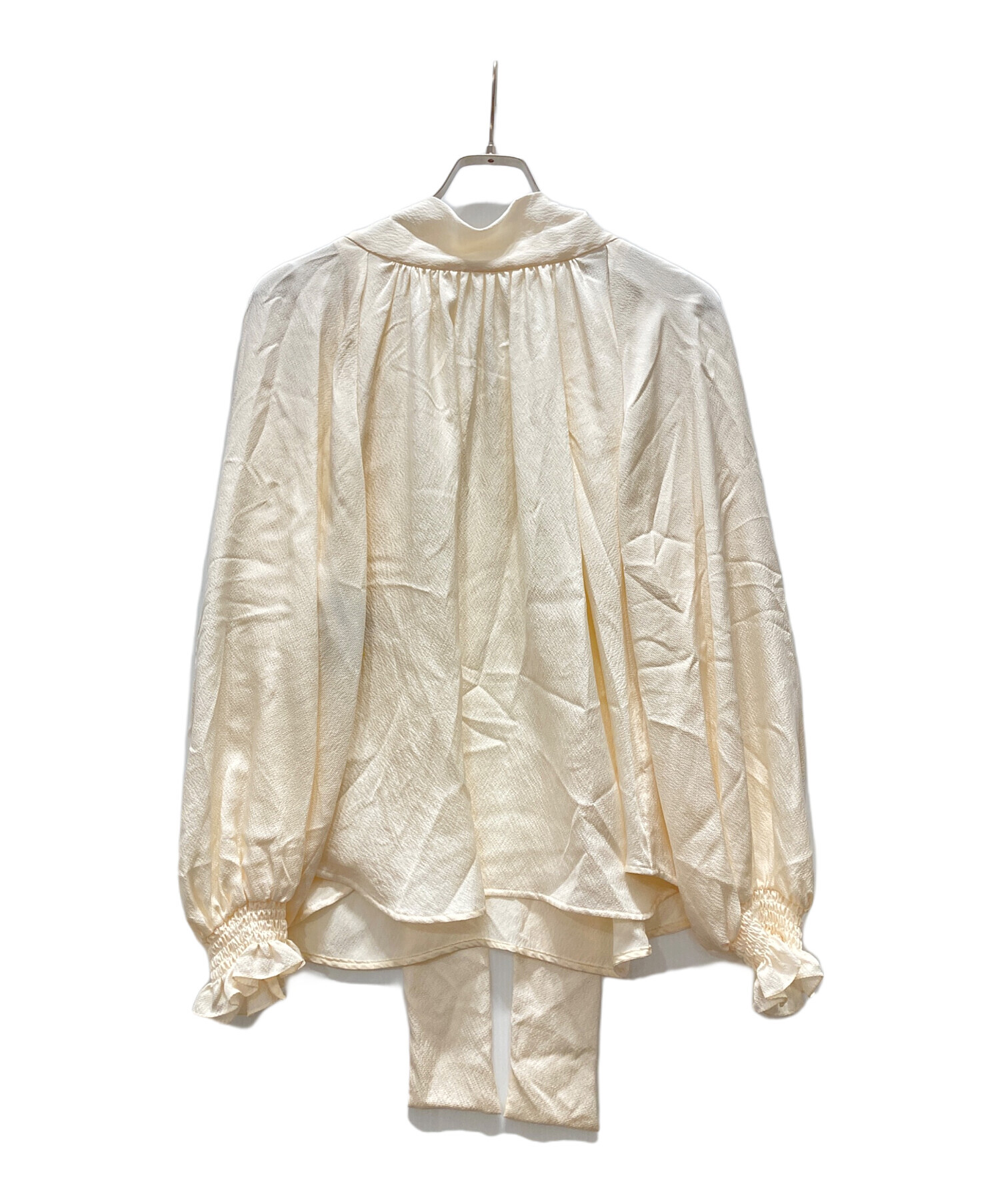 Drawer コットンシルク ボウタイ ブラウス　ギャザー　リボン　ホワイト 中古・古着通販】Drawer (ドゥロワー) シルク ボウタイギャザーシャツ