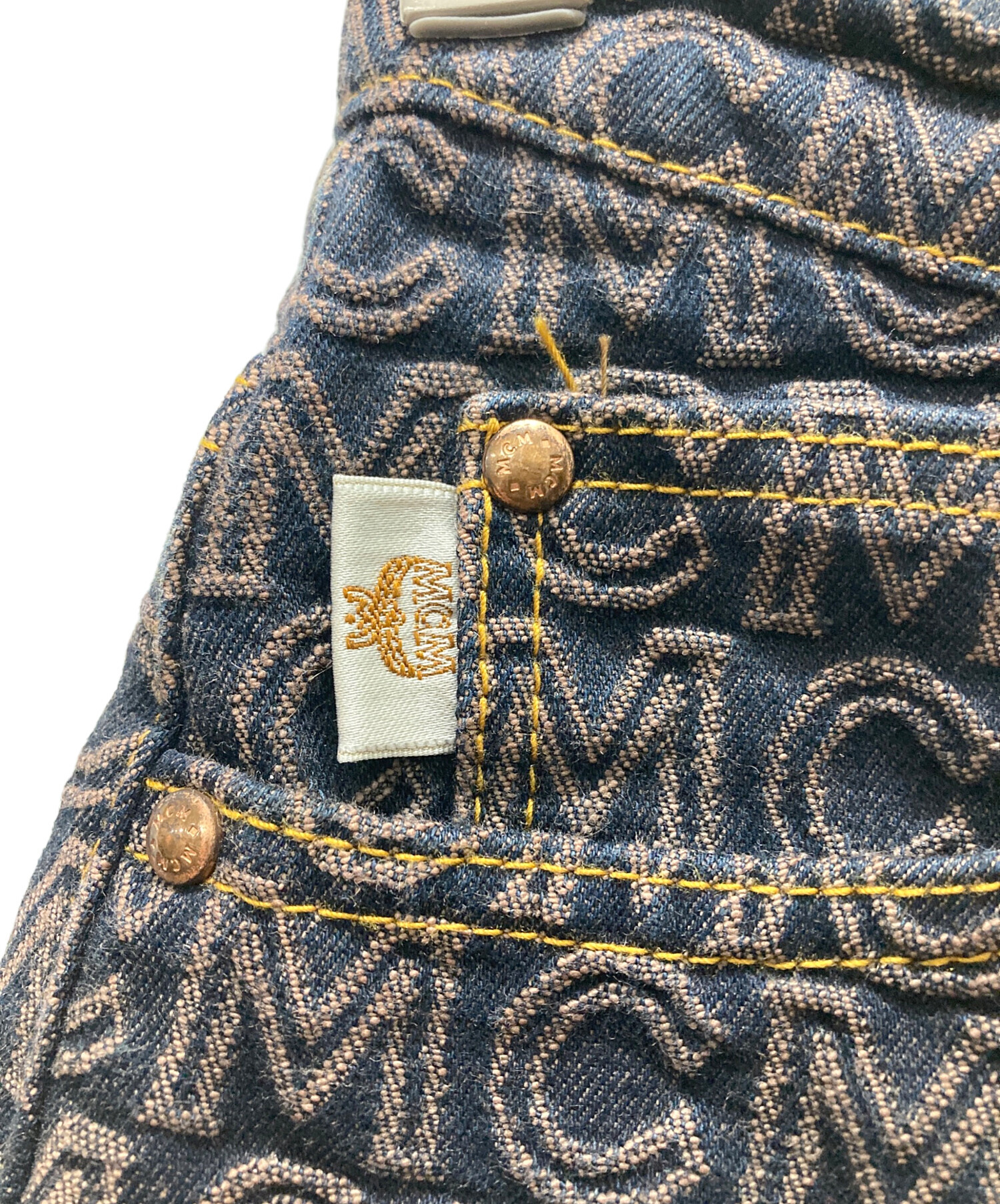 中古・古着通販】MCM (エムシーエム) ロゴ総柄パンツ ネイビー サイズ