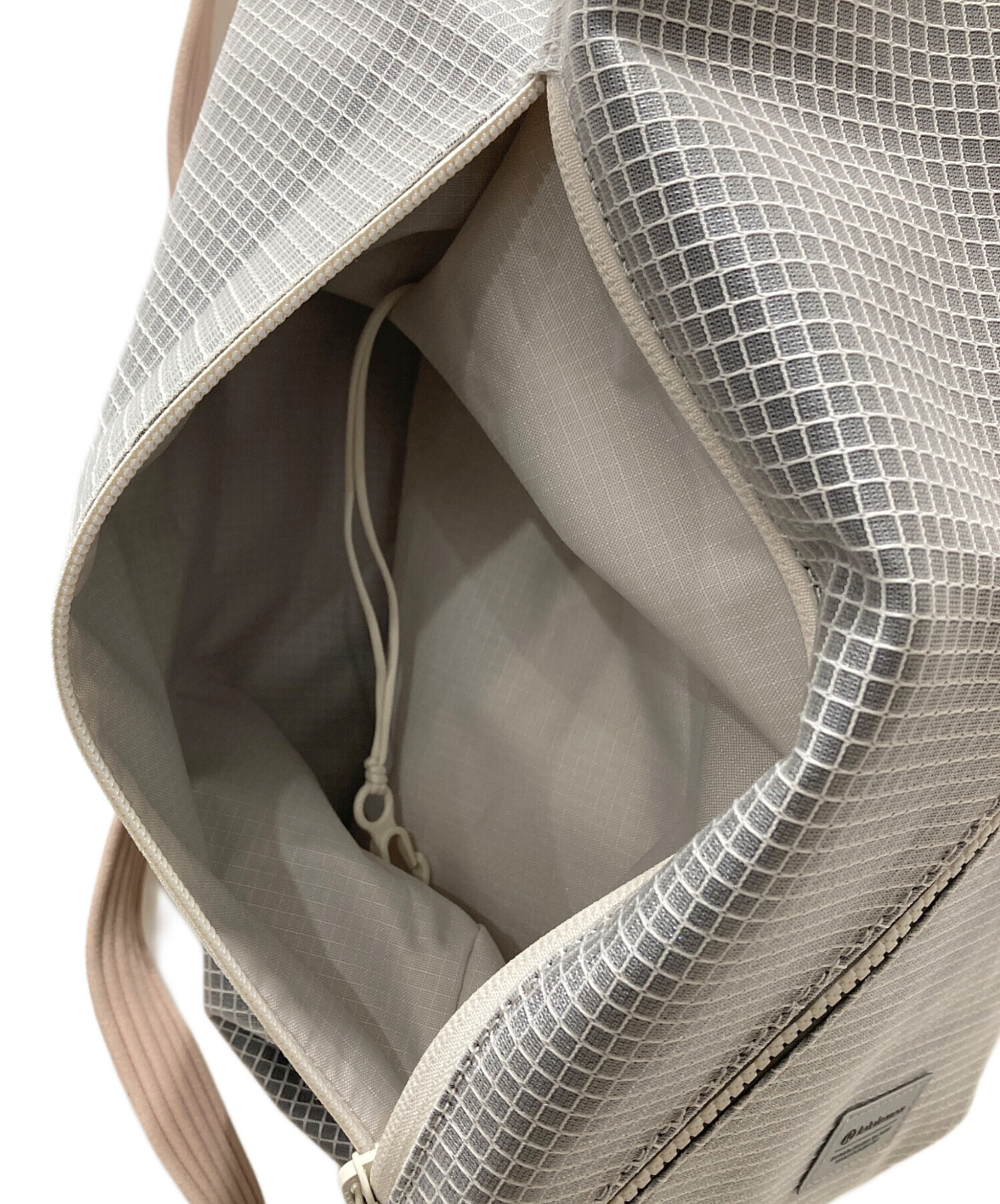 未使用⭐︎ルルレモン⭐︎ボディバッグ 中古・古着通販】LULULEMON (ルルレモン) ボディバッグ グレー