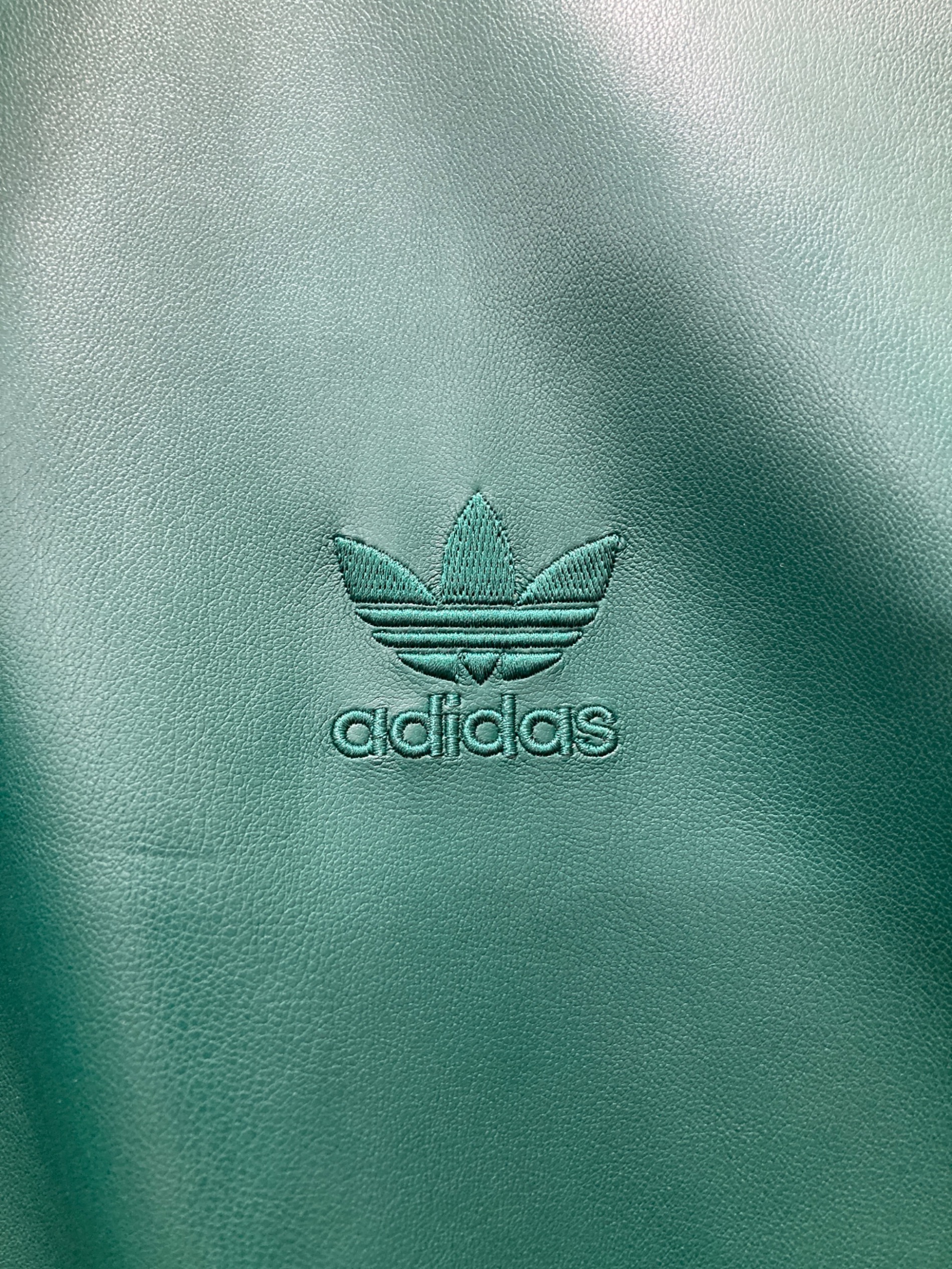 中古・古着通販】adidas (アディダス) フェイクレザー アディカラー