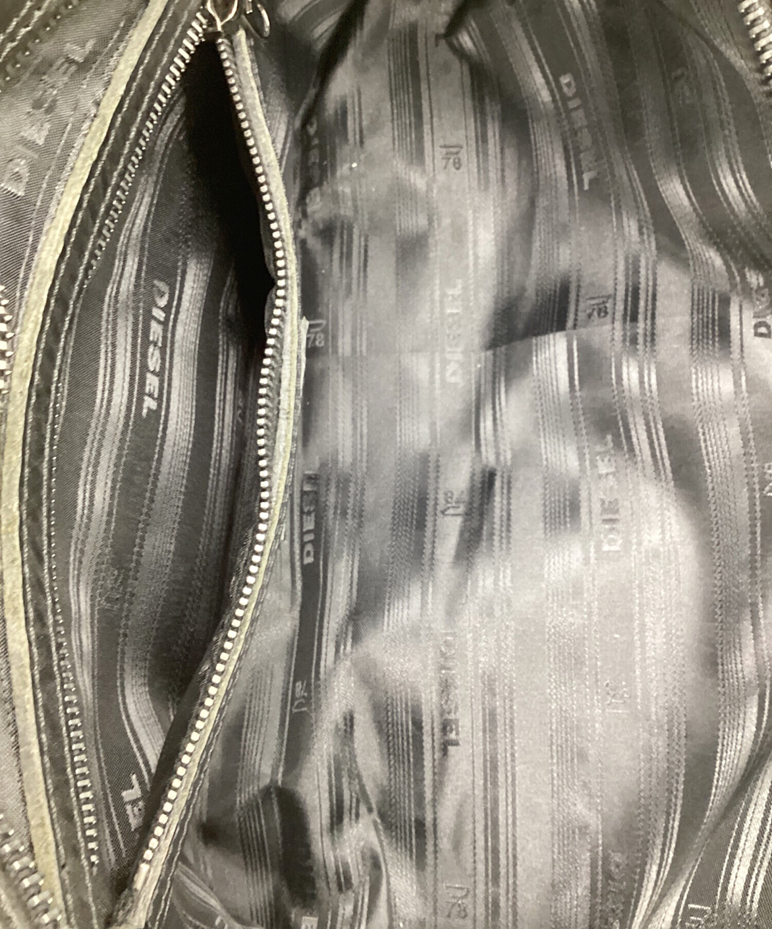 中古・古着通販】DIESEL (ディーゼル) ロゴプレート レザーバッグ/Y2K