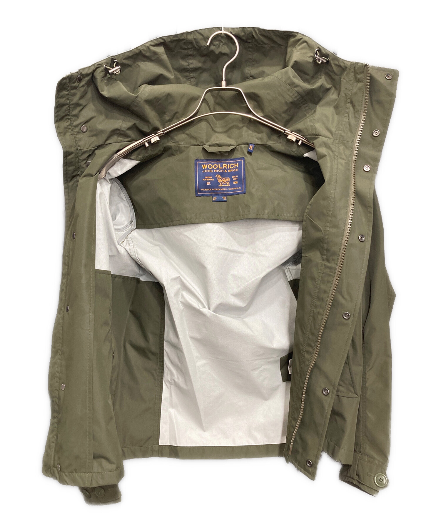 ほぼ未使用 22ss WOOLRICH ナイロンパーカー フーディ オリーブ 中古・古着通販】WOOLRICH (ウールリッチ) マウンテンパーカー