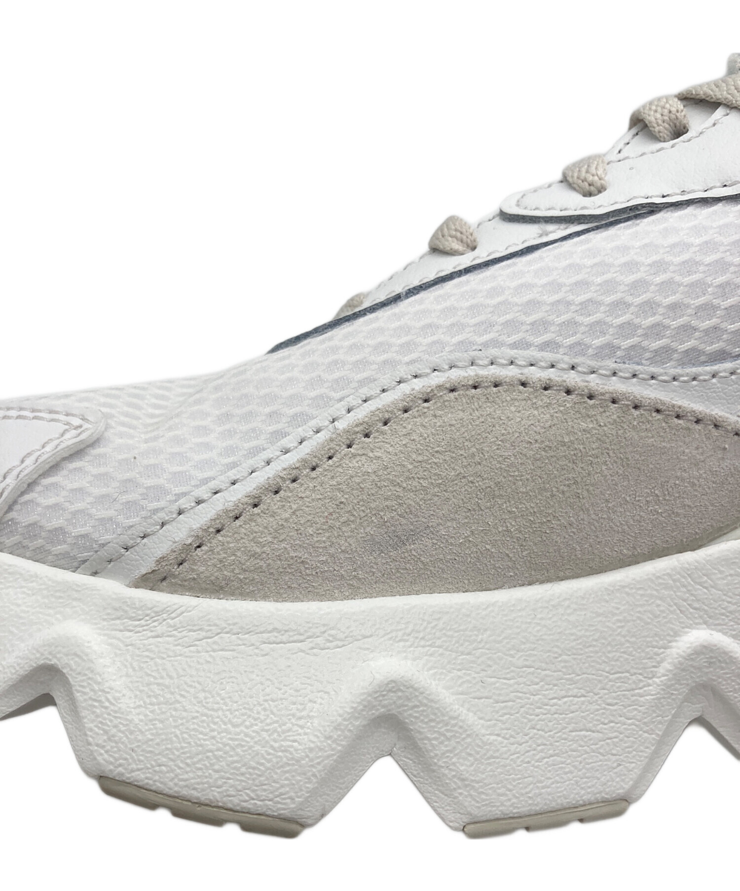 【新品】NIKE ナイキ RYZ365 ホワイト 25.5 cm Amazon | [ナイキ] NIKE RYZ365 II W RYZ365 II ホワイト