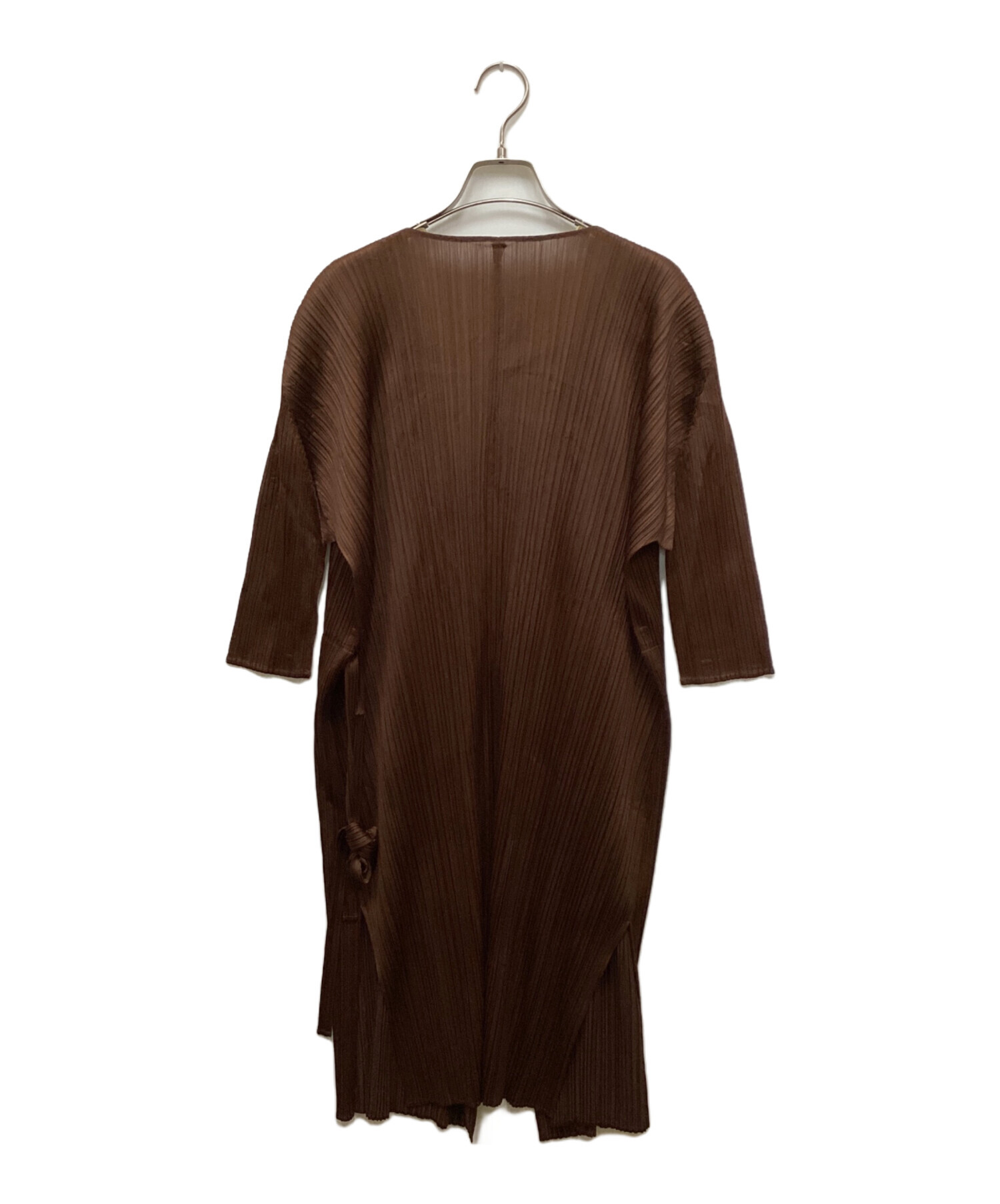 裕*様 ストライプ長袖ロングガ-ディガン PLEATS PLEATS 今週特別金 アイテムのご紹介「LANTERN」 – isseymiyake.com