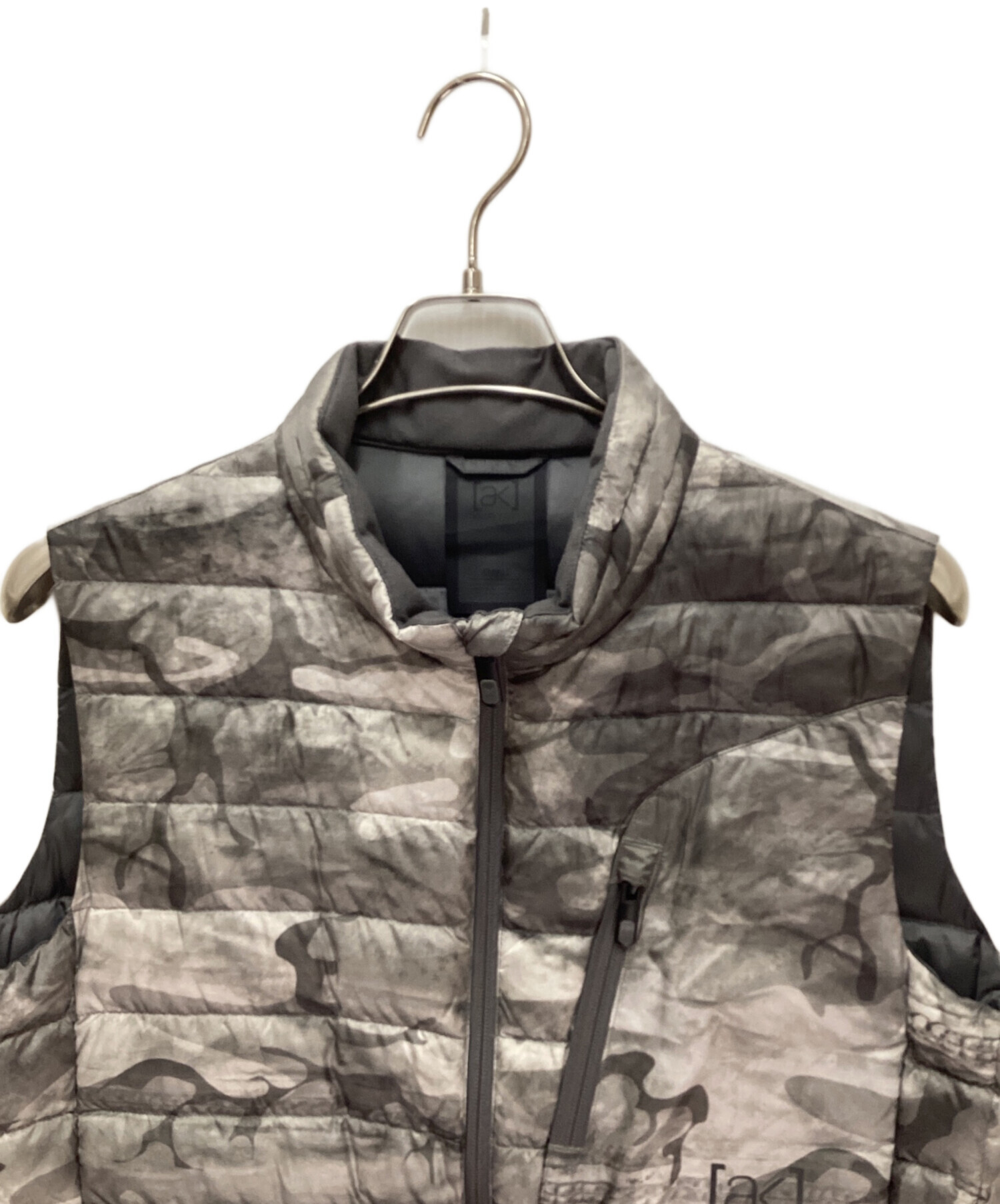 BURTON ak ダウンベスト カモフラ柄 BURTON 【公式通販】