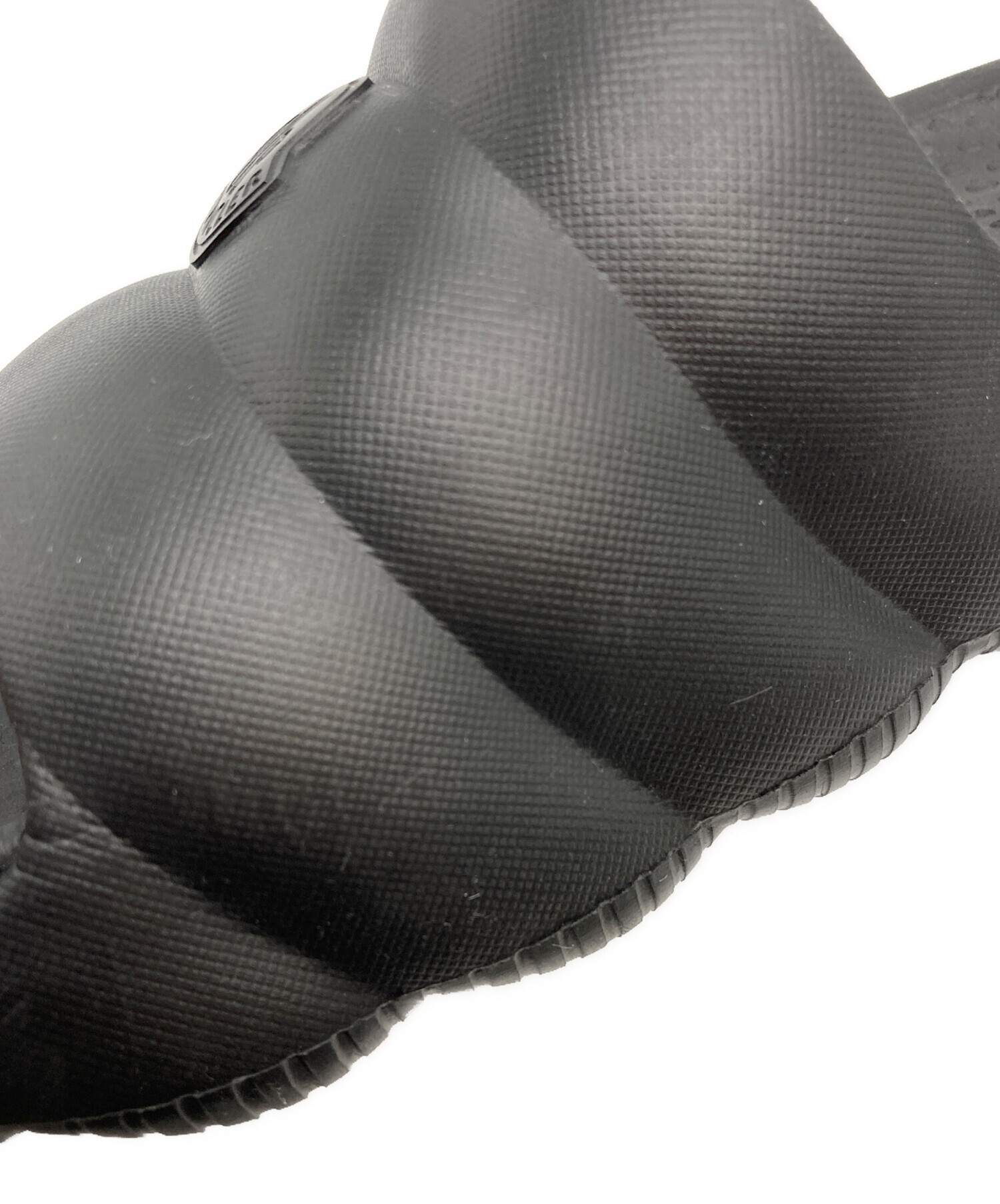 【新品完売サイズ】MONCLER Liloサンダル ブラック　25cm MONCLER Lilo Logo-Embossed Rubber Slides for Men | MR PORTER