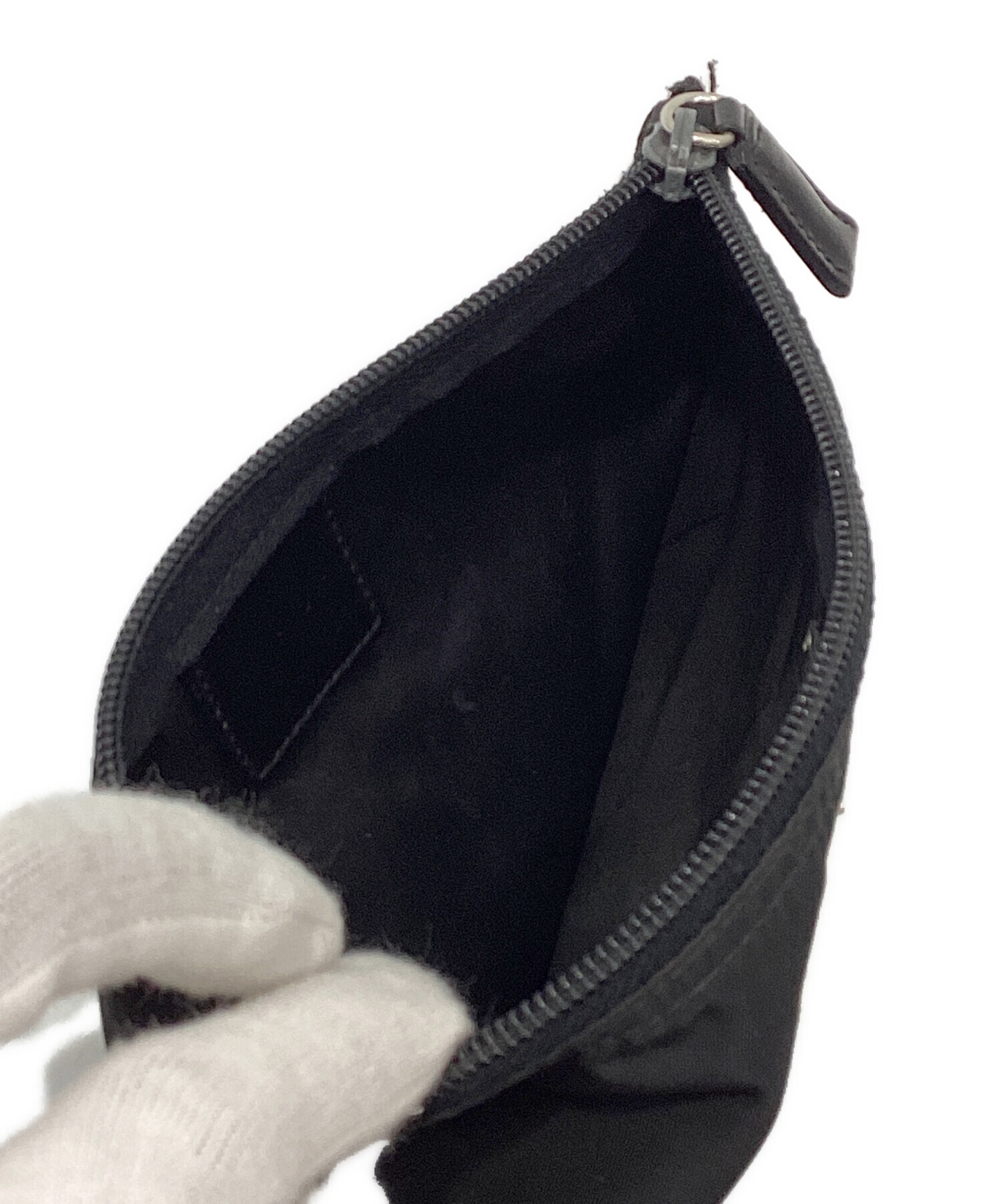 中古・古着通販】PRADA (プラダ) ナイロンポーチ ブラック|ブランド 中古・古着通販】PRADA (プラダ) ナイロンポーチ ブラック|ブランド