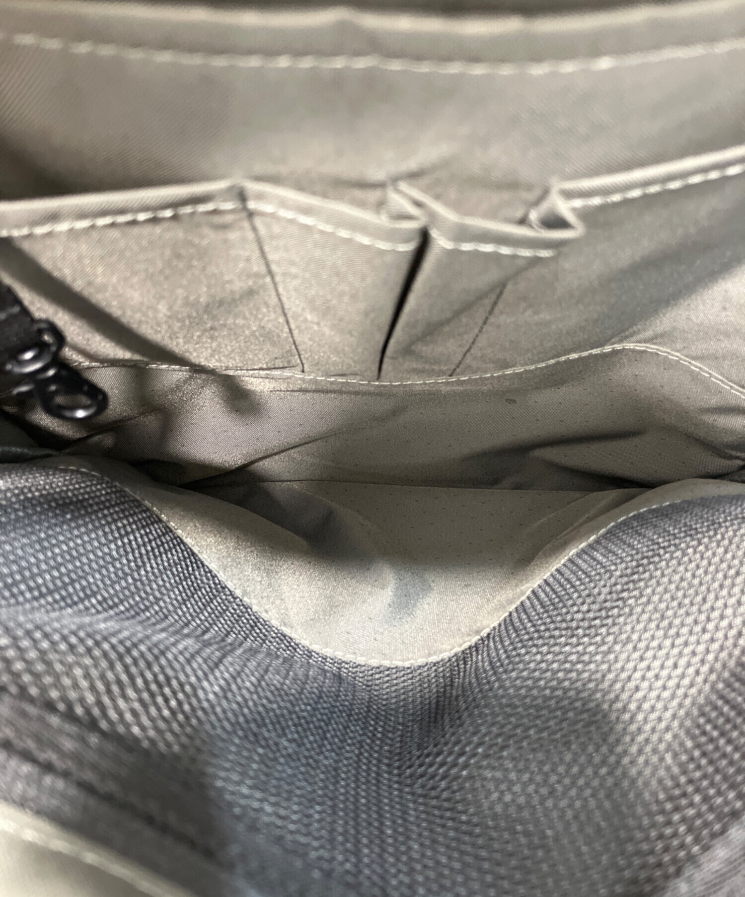 中古・古着通販】Incase (インケース) TRACKS BACKPACK 25L ブラック 