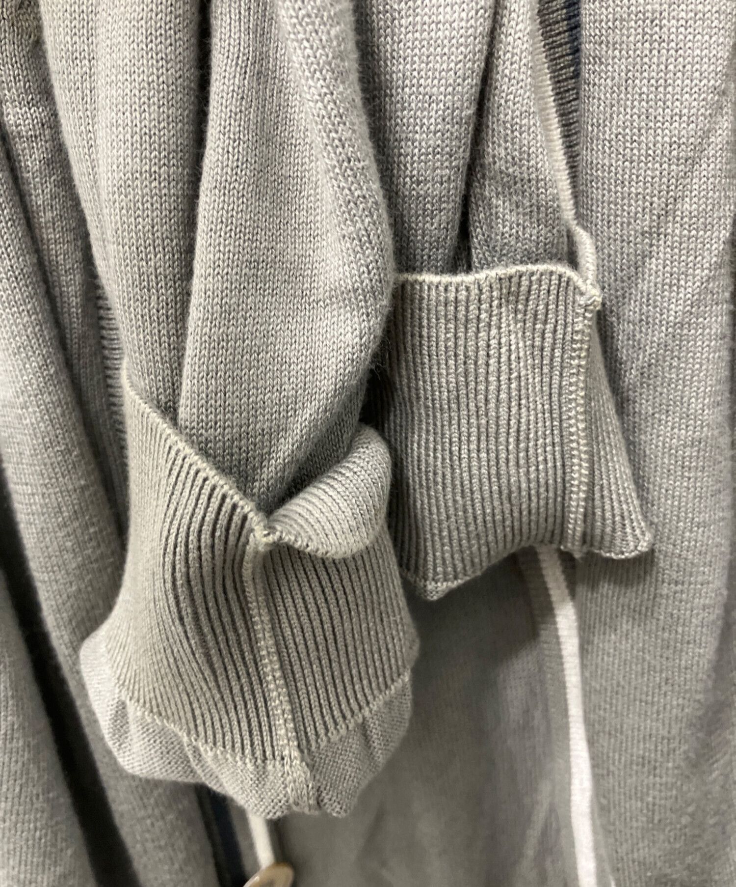 中古・古着通販】LACOSTE (ラコステ) Vネックカーディガン グレー