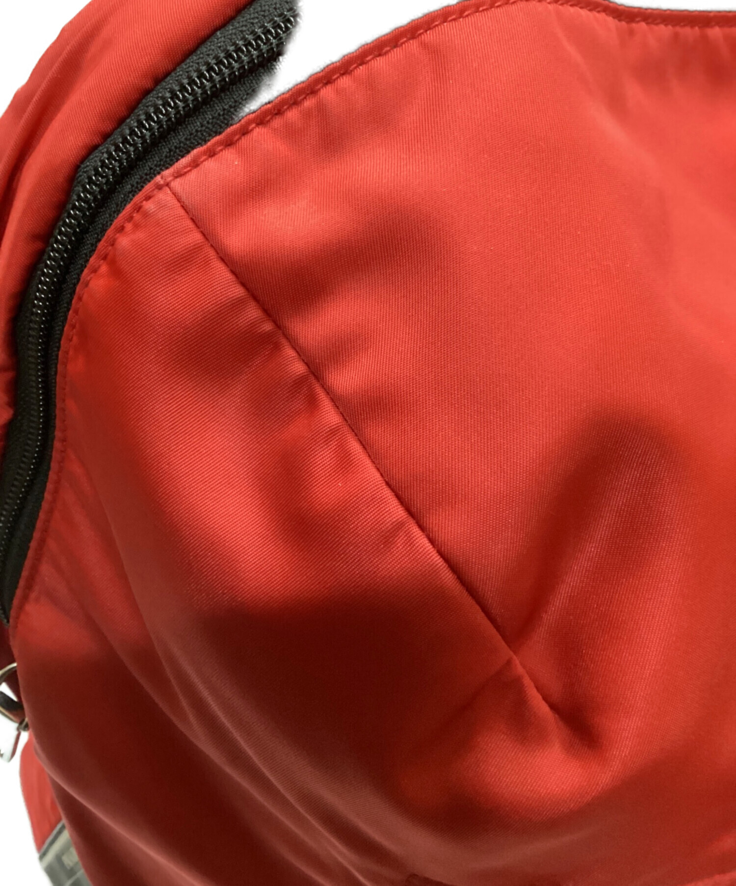 中古・古着通販】PRADA (プラダ) ロゴキルティングバックパック レッド