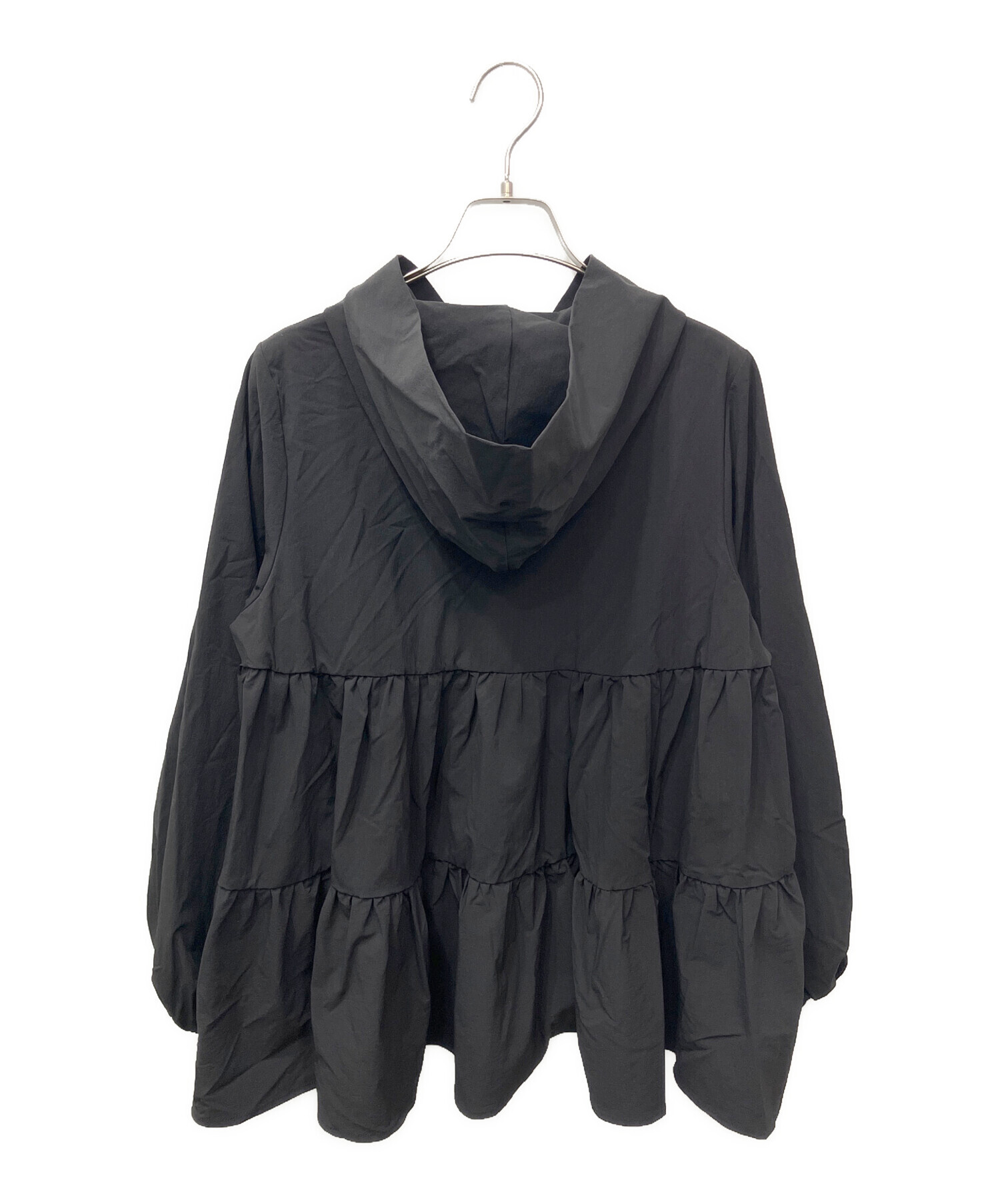 Yori バックギャザー撥水パーカー　ブラック 中古・古着通販】yori (ヨリ) 撥水ストレッチパーカー ブラック サイズ