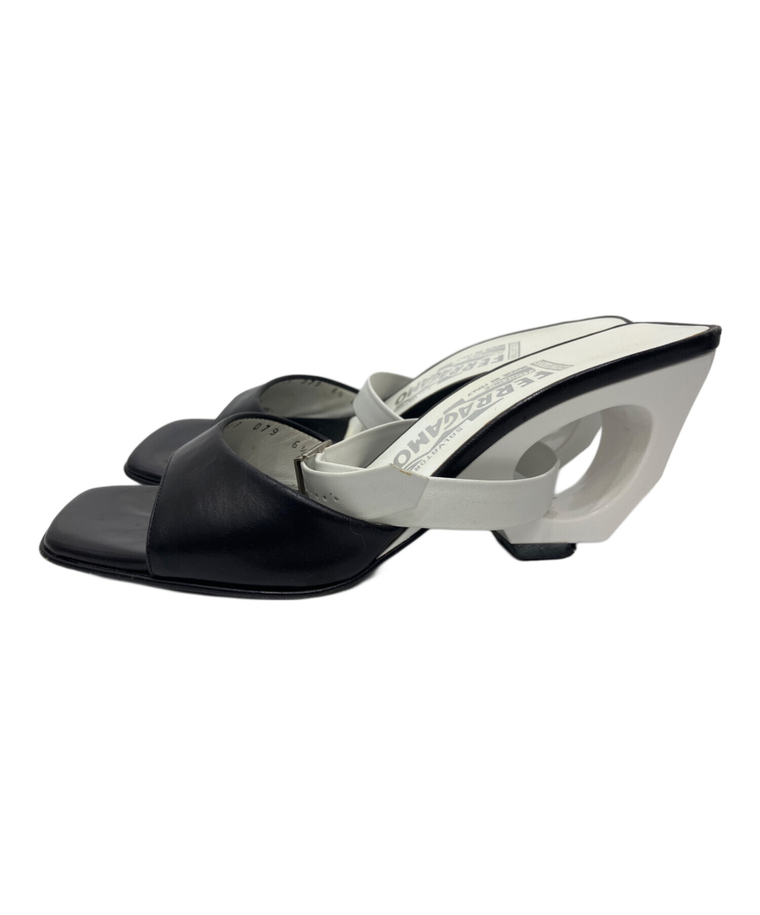 サルヴァトーレフェラガモ SALVATORE FERRAGAMO サンダル 中古・古着通販】Salvatore Ferragamo (サルヴァトーレ フェラガモ