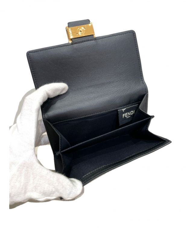 【極美品】フェンディ 二つ折り財布 バゲット ミディアム ナッパレザー／黒A 中古・古着通販】FENDI (フェンディ) ナッパレザーミディアム