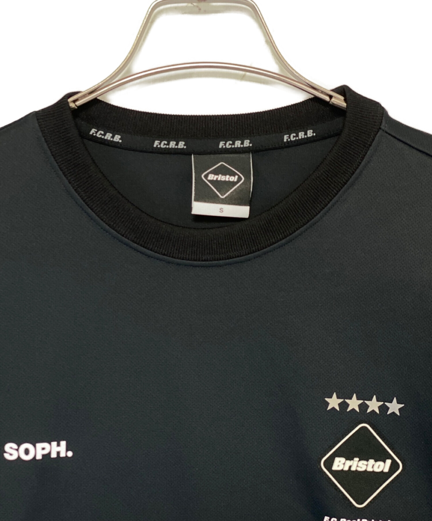 【極美品・未使用に近い】エフシーレアルブリストル　モックネック　M 黒 極美品・未使用に近い】エフシーレアルブリストル モックネック M 黒