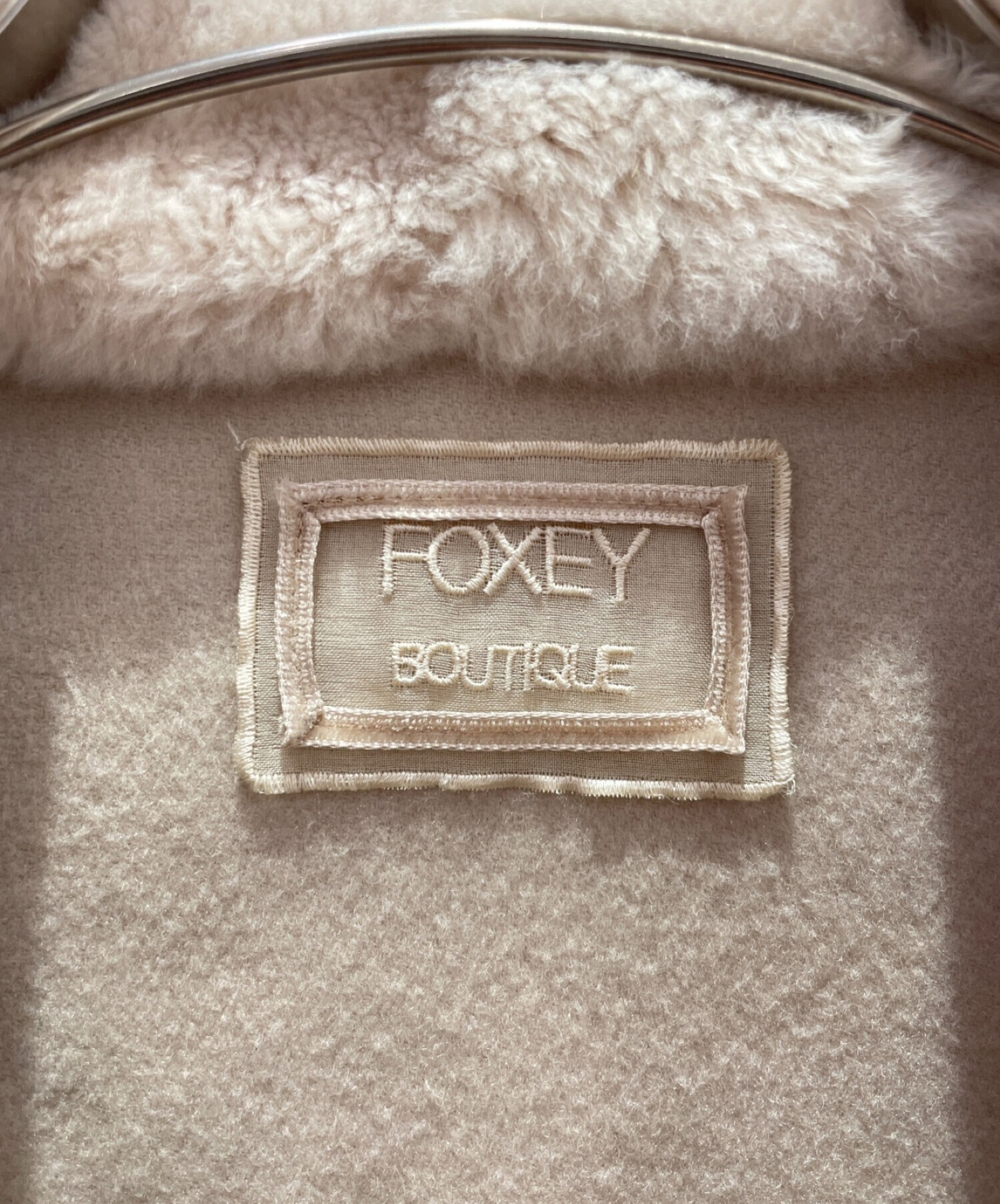 FOXEY ベージュ ヌートリアファー付き ピーコート 38サイズ 中古・古着通販】FOXEY BOUTIQUE (フォクシー ブティック) ヌートリア