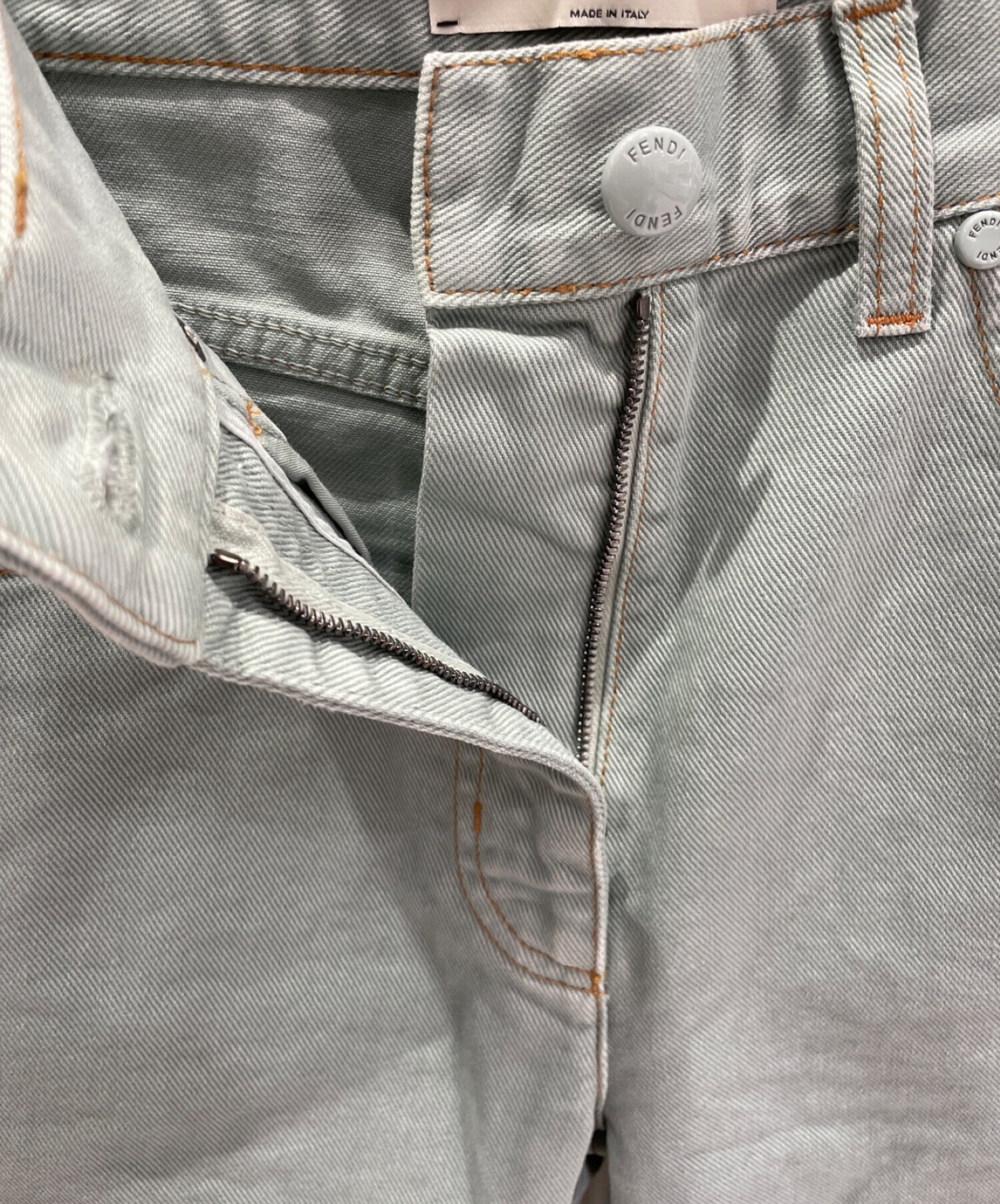 FENDI グレー ストレートデニム　※即買い大歓迎 FENDI グレー ストレートデニム ※即買い大歓迎 ストレートデニム FENDI