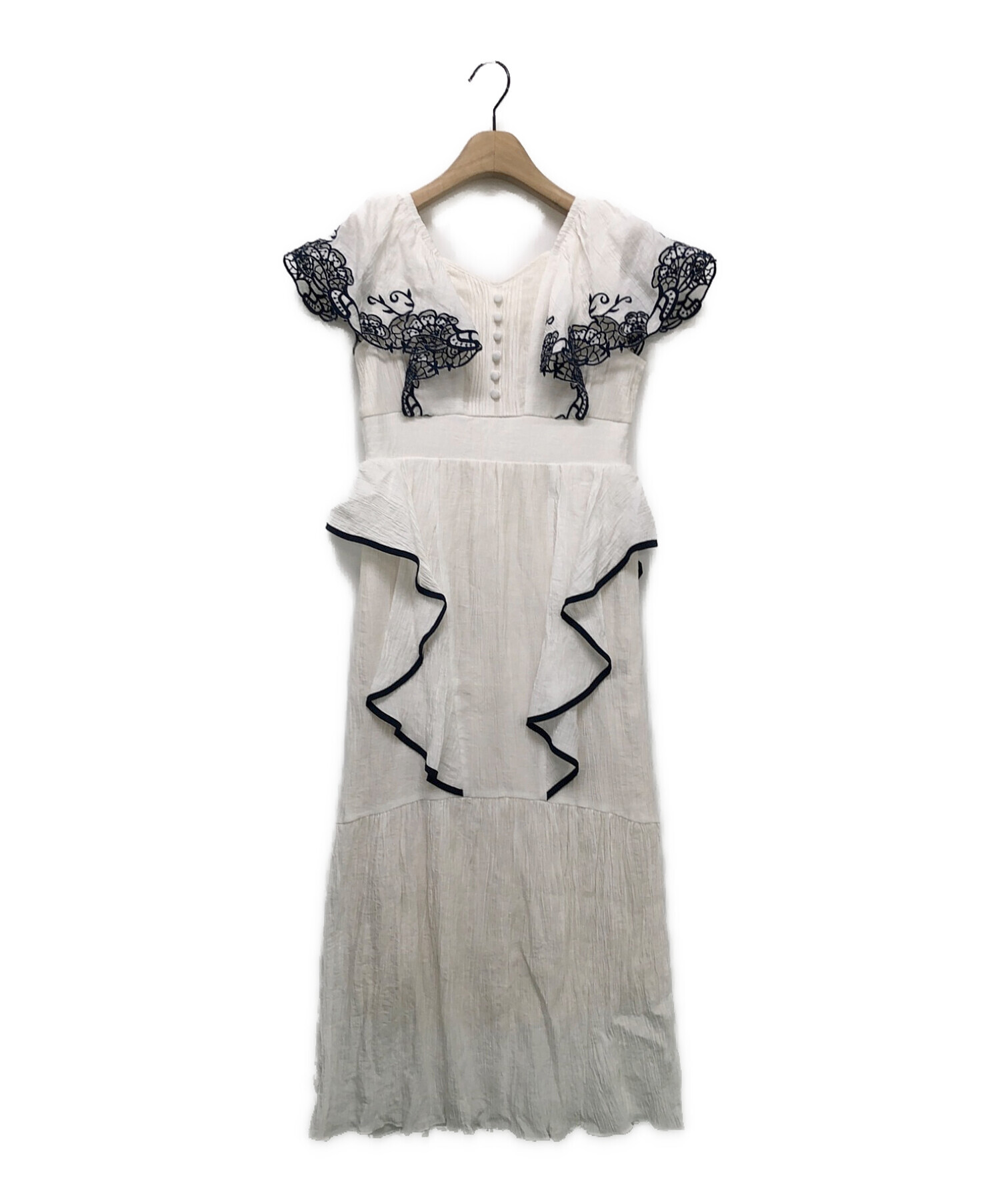 Cutwork Embroidery Angel Sleeve Dress