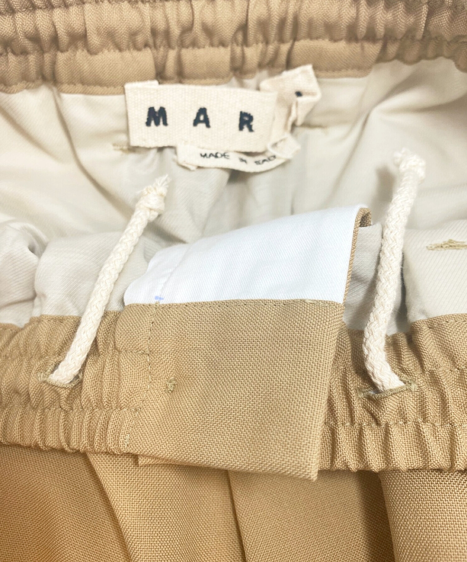 MARNI マルニ　トロピカルウール　ベージュ　46 美品　人気 MARNI マルニ トロピカルウール ベージュ 46 美品 人気 MARNI