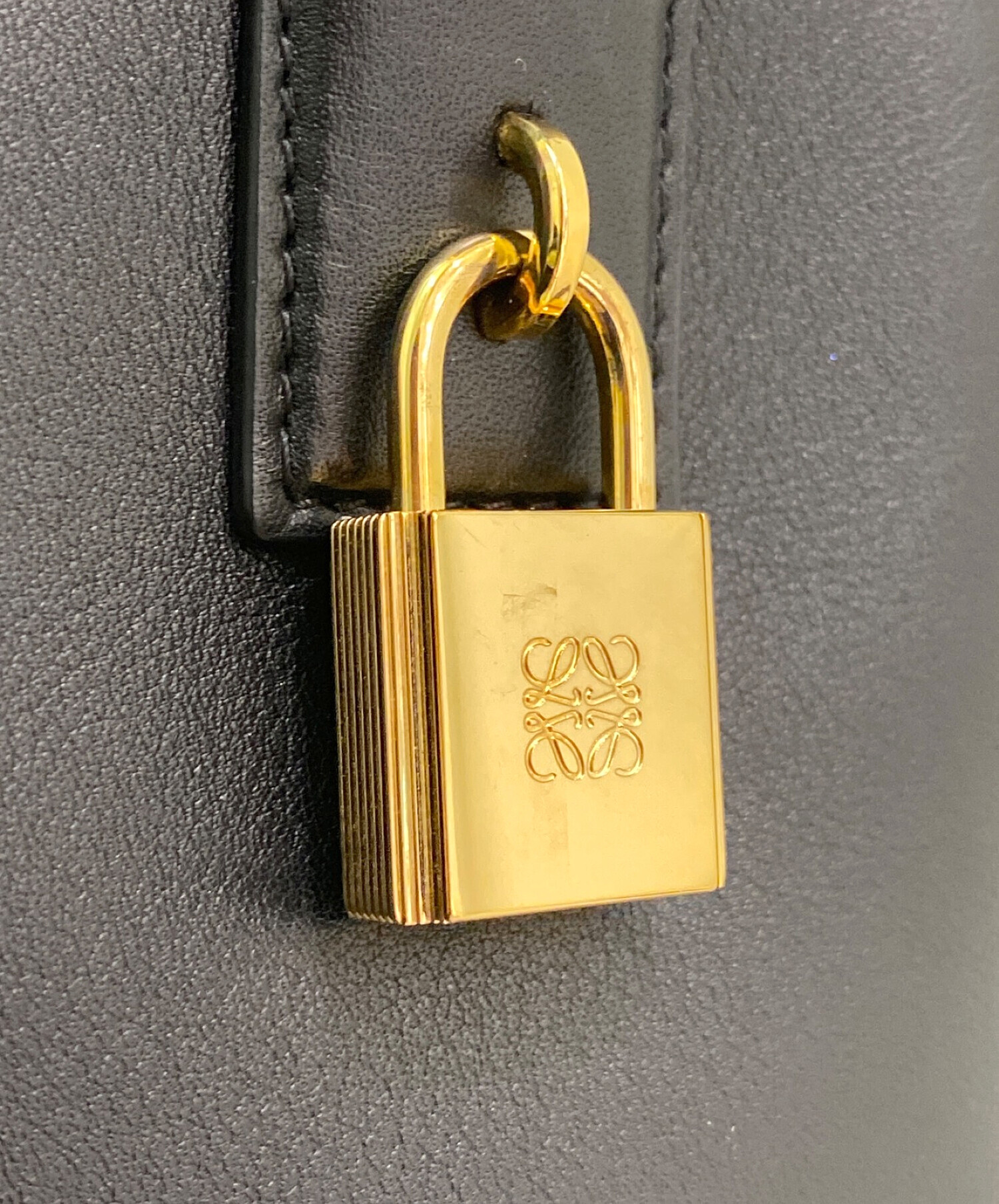 中古・古着通販】LOEWE (ロエベ) アマソナ19 ブラック サイズ:19