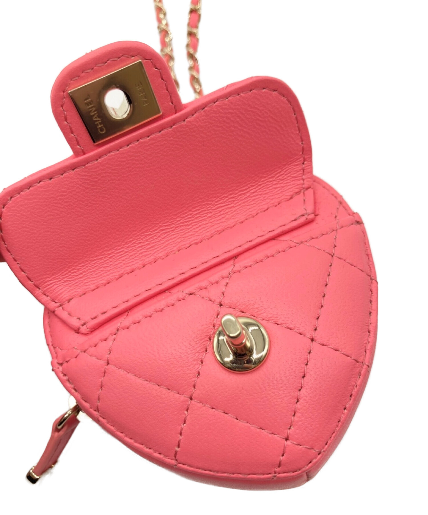 中古・古着通販】CHANEL (シャネル) ハートチェーンショルダーポーチ
