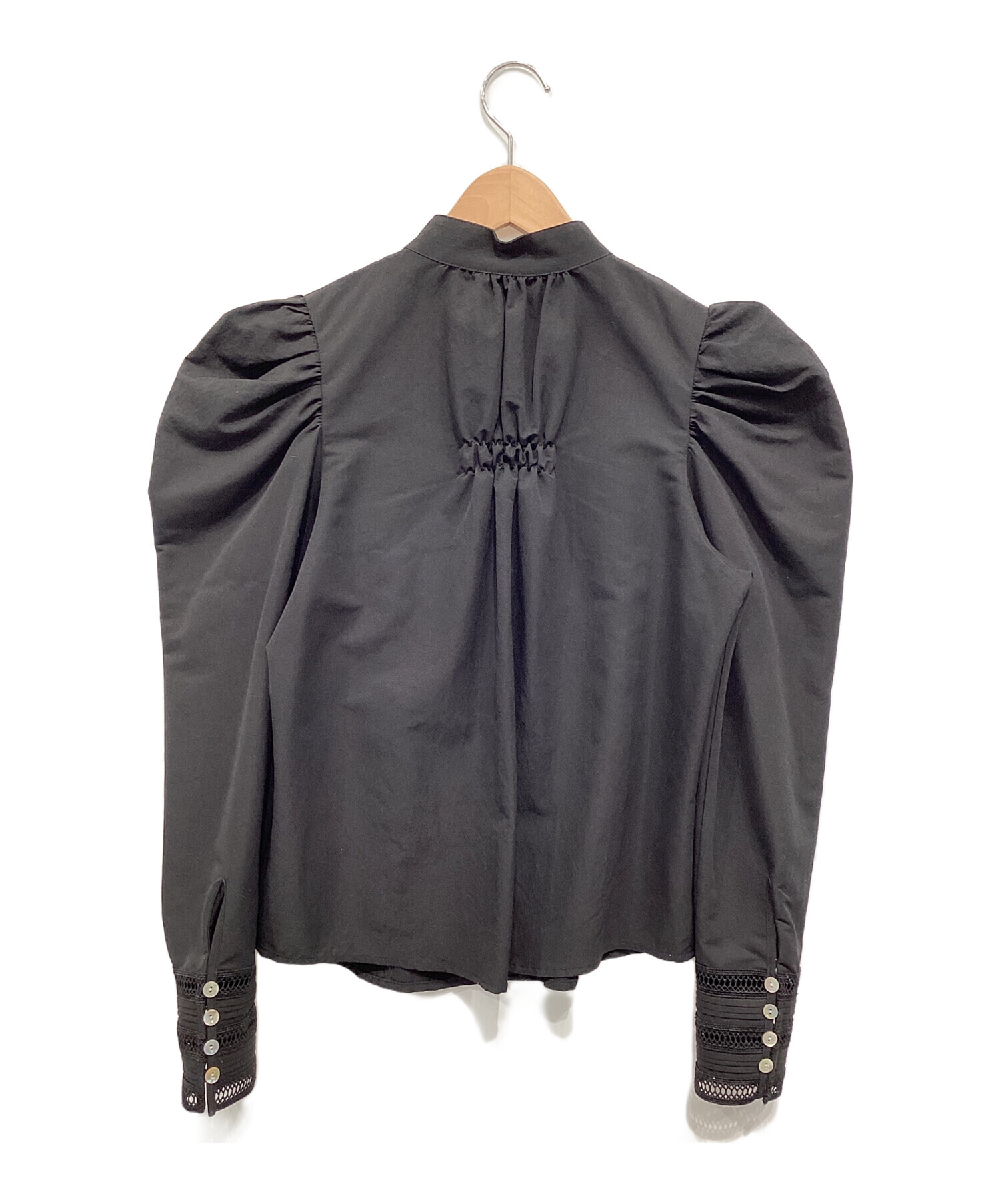 良品 AMERI アメリ UND POWER SHOULDER LACE BLOUSE パワーショルダー レース ブラウス シャツ 02120460230 サイズF ホワイト レディース 古着 中古 USED 中古・古着通販】Ameri (アメリ) UND POWER SHOULDER LACE BLOUSE