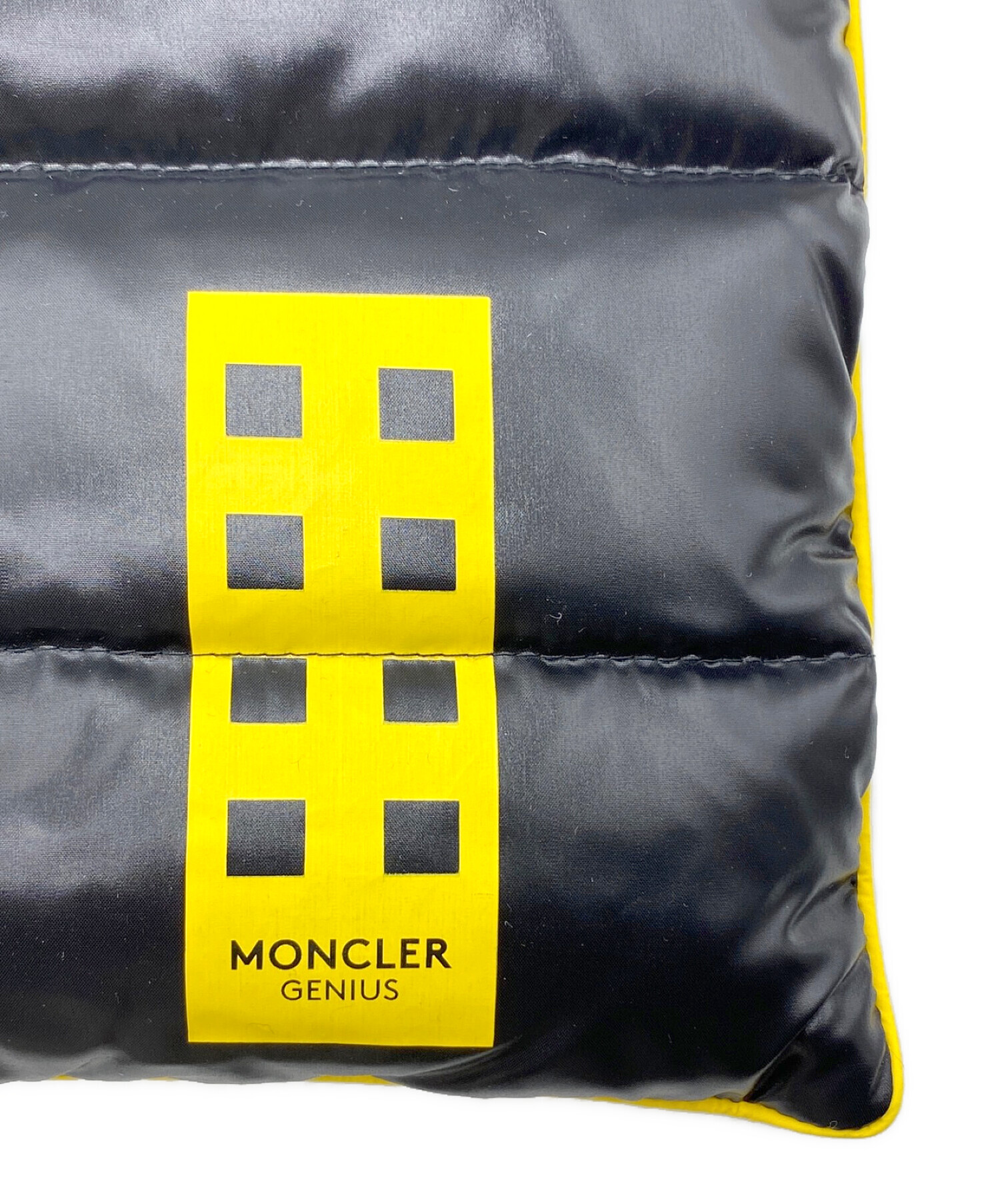 MONCLER - 美品✨MONCLER ジーニアス ボディバッグ イエロー ナイロン