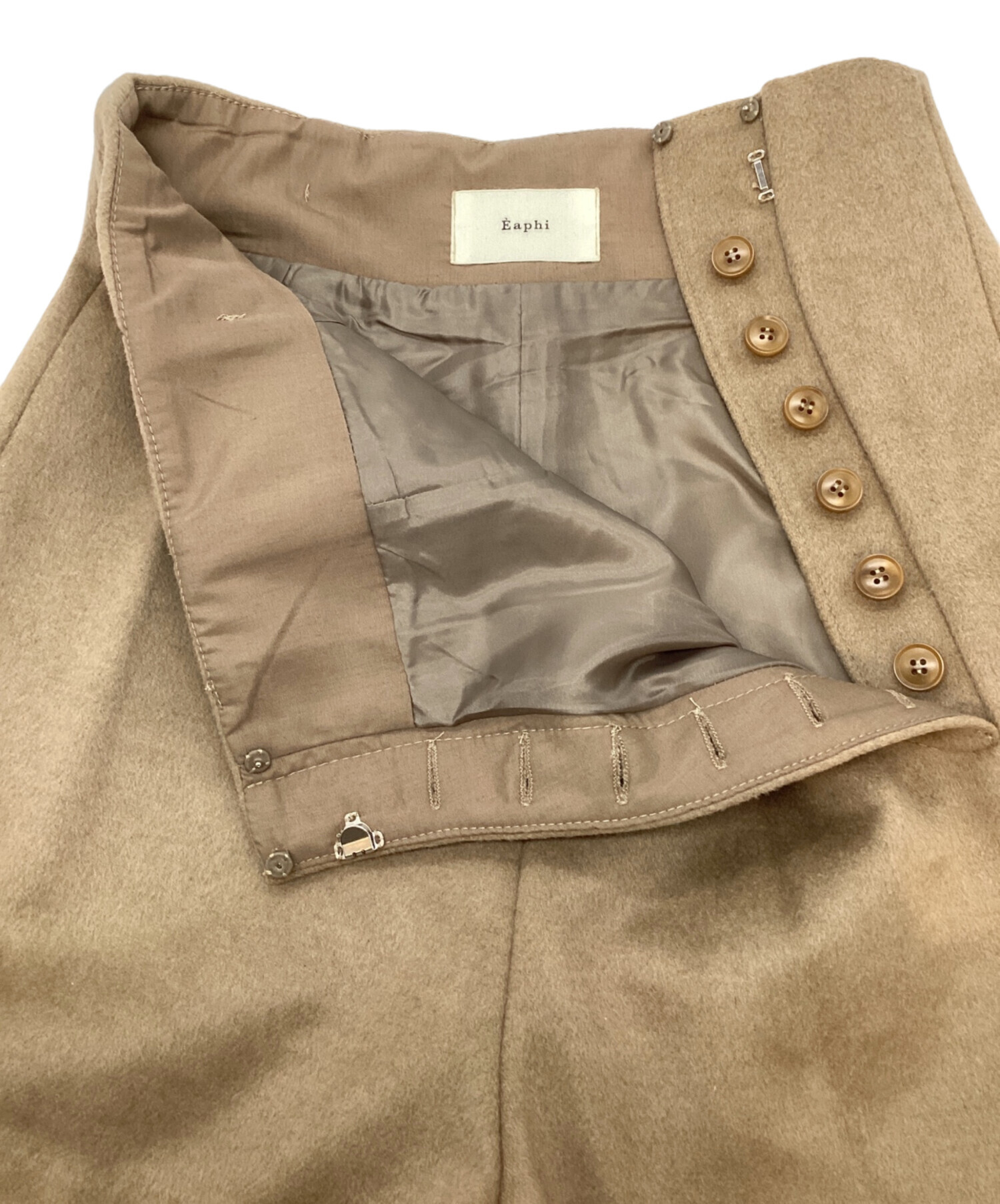 Eaphiエフィ　パンツ 中古・古着通販】Eaphi (エフィ) slanting button short pants モカ
