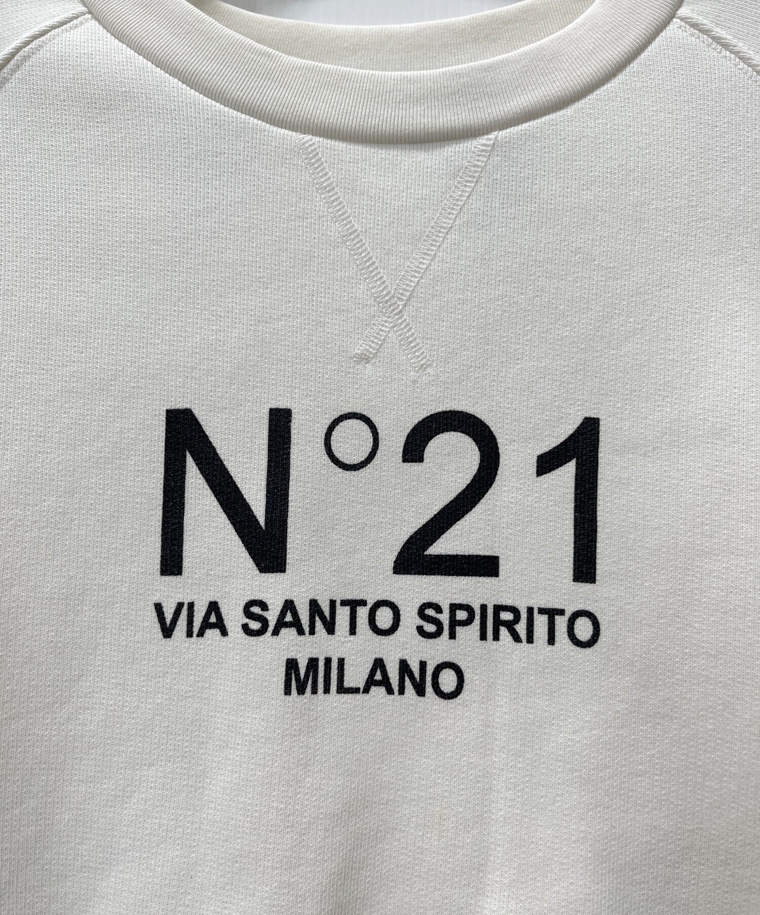中古・古着通販】N°21 (ヌメロヴェントゥーノ) ロゴクルーネックニット