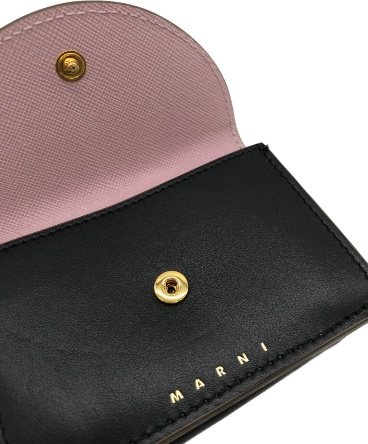 MARNI ラウンドジップウォレット 財布 黒 中古 マルニ 国内直営店購入 MARNI マルニ ラウンドジップレザーウォレット ブラック