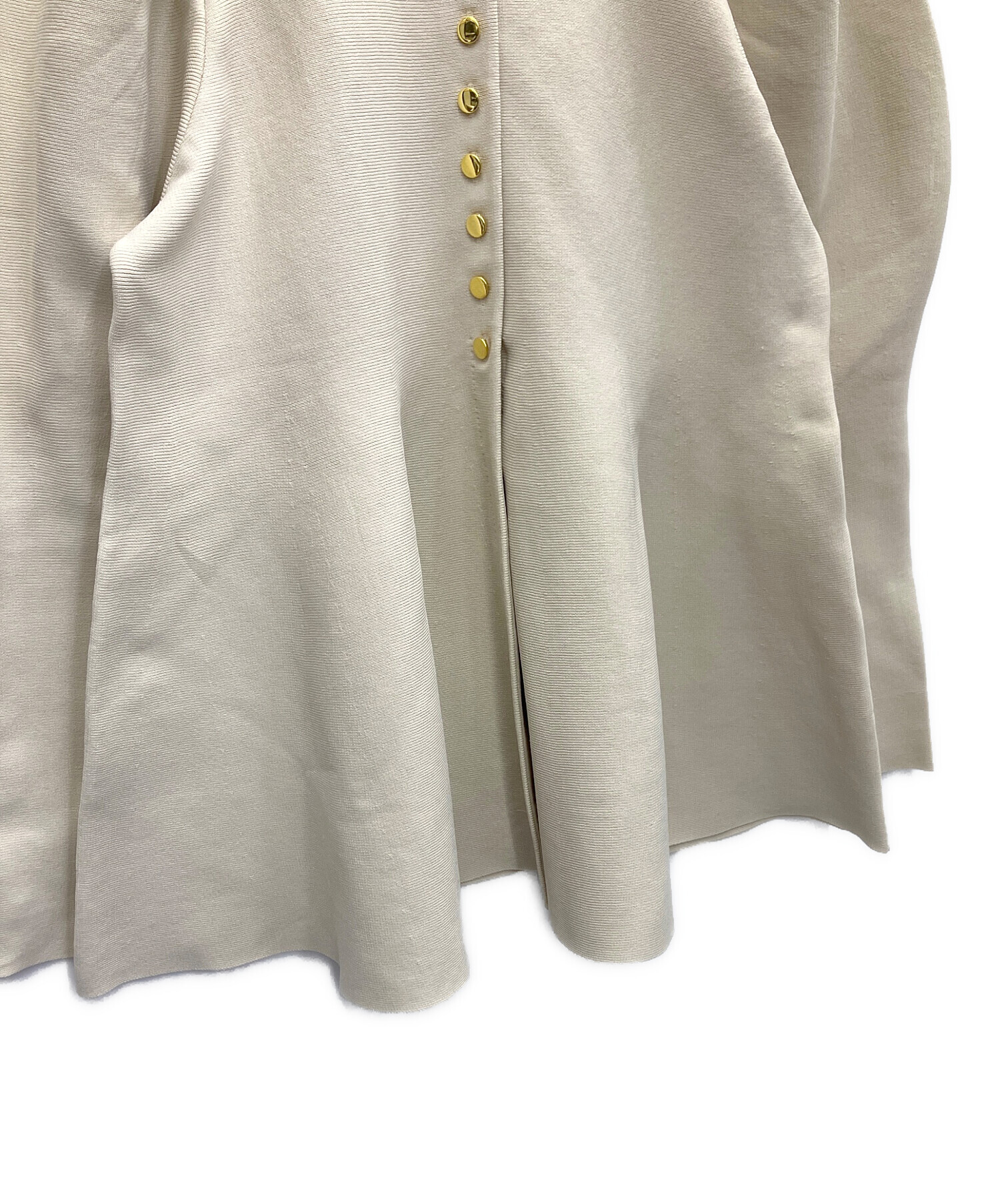 中古・古着通販】CADUNE (カデュネ) ペプラムパフニット ベージュ