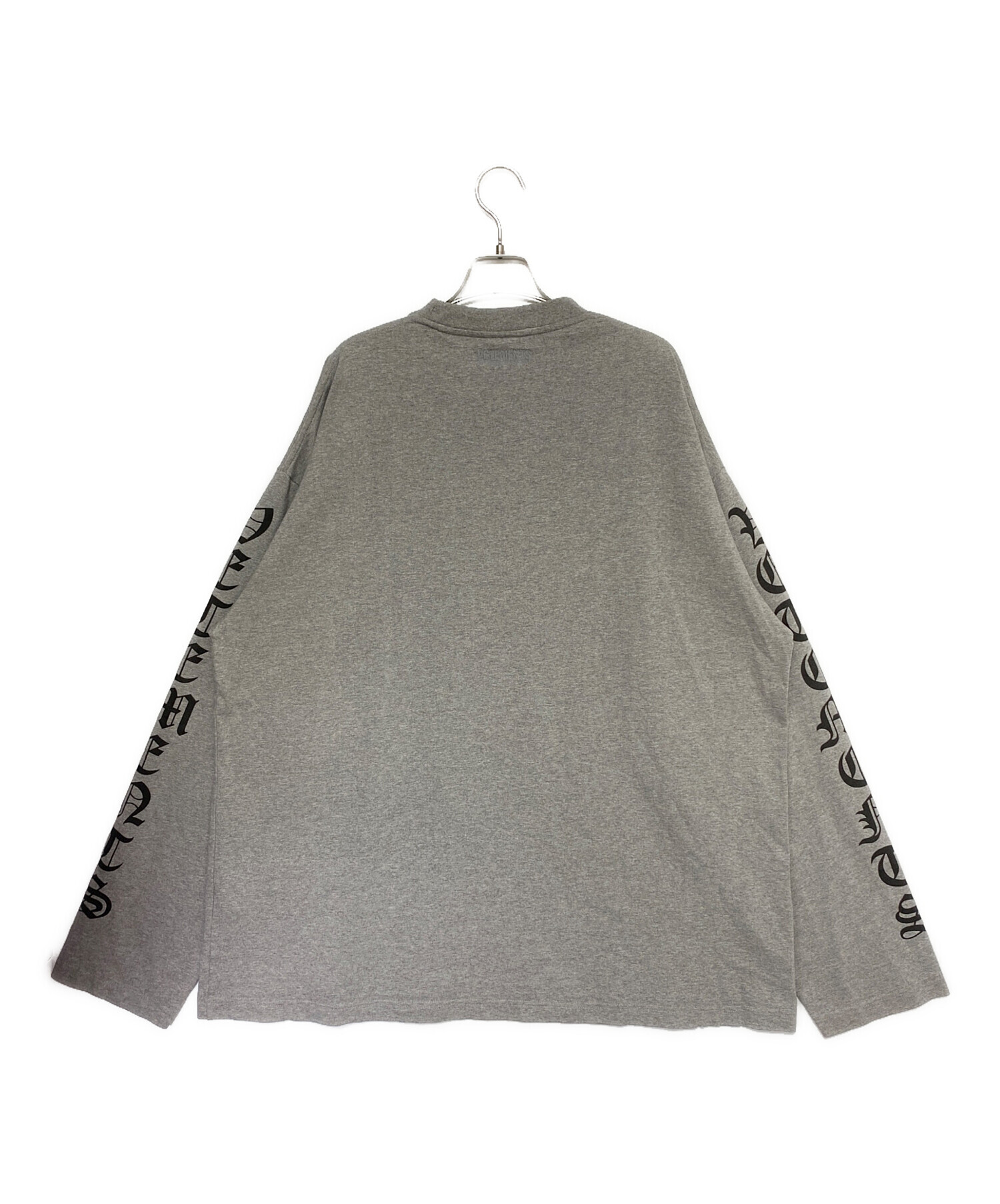 中古・古着通販】VETEMENTS (ヴェトモン) Gothic Font Longsleeve Tee 
