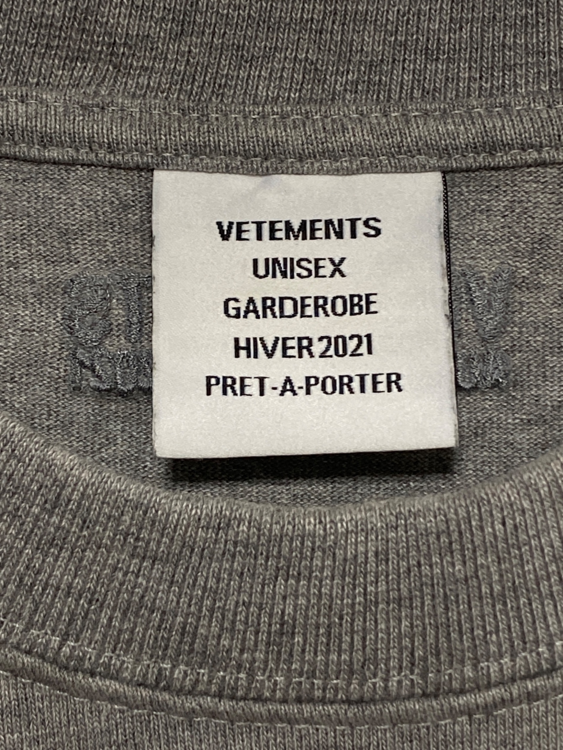 中古・古着通販】VETEMENTS (ヴェトモン) Gothic Font Longsleeve Tee 