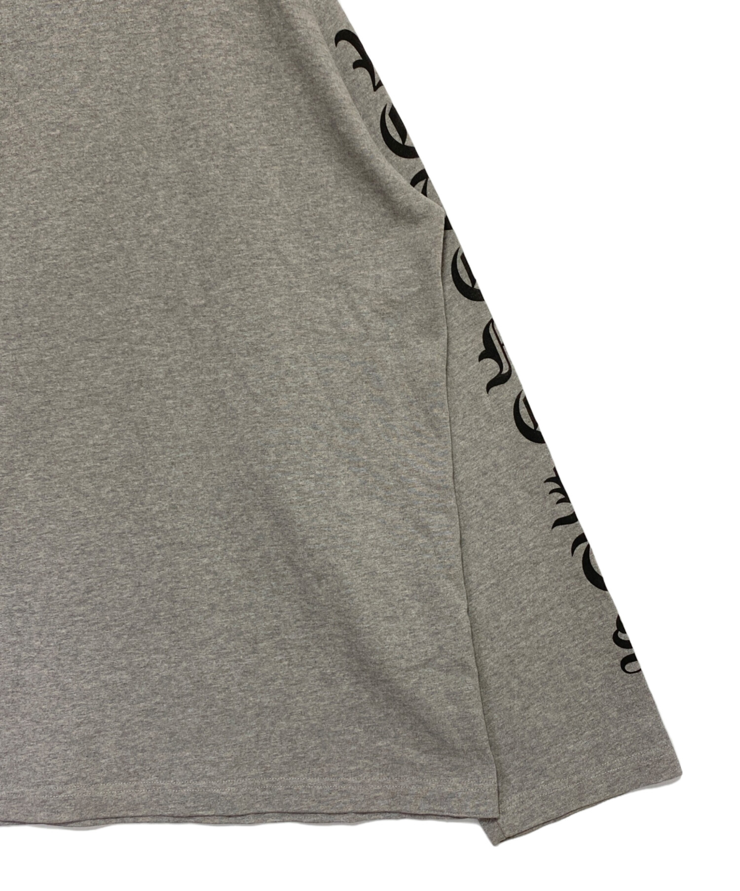 中古・古着通販】VETEMENTS (ヴェトモン) Gothic Font Longsleeve Tee 